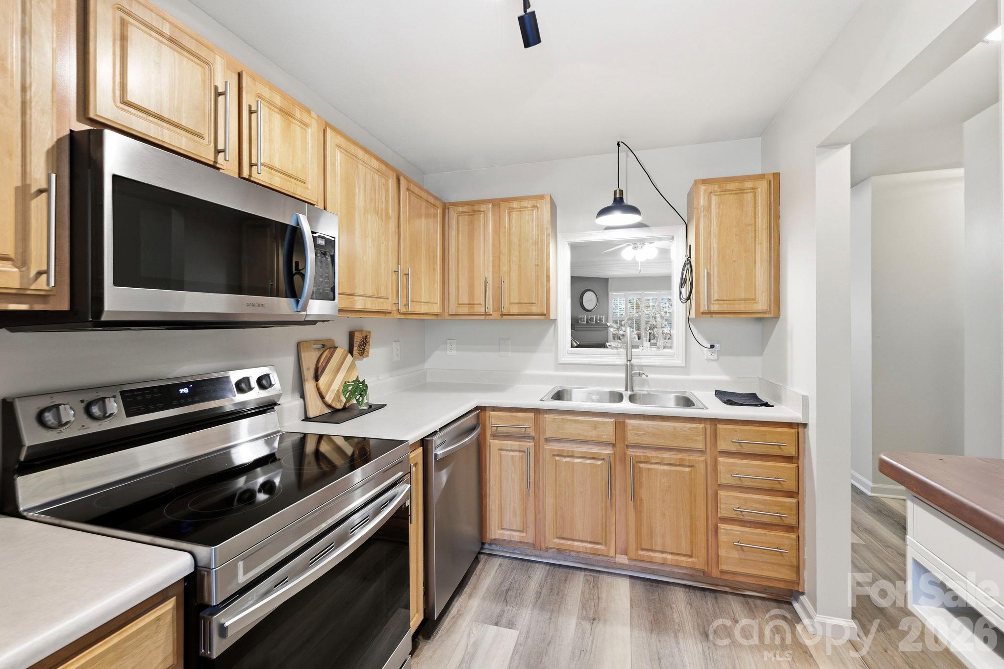 Kitchen - 805 Carlyle Way, Asheville