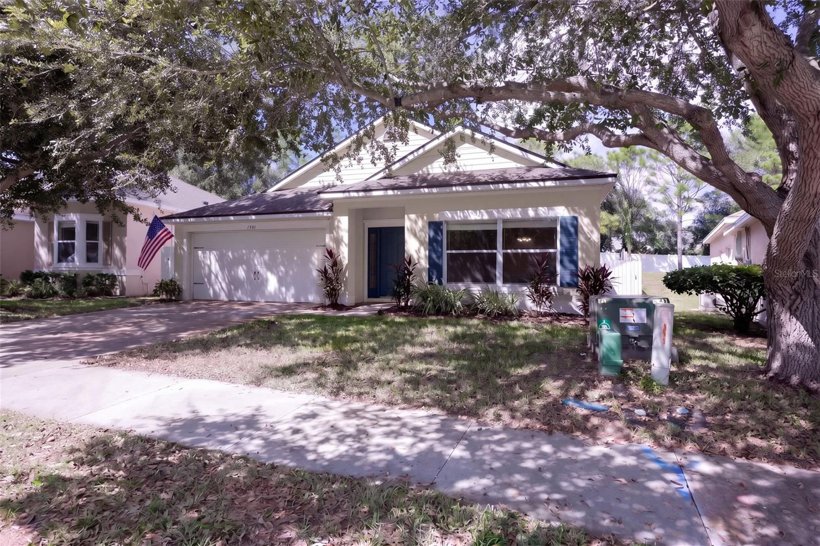 Single Family Residence at 1416 LONGVILLE CIR, TAVARES, photo 2 of 42