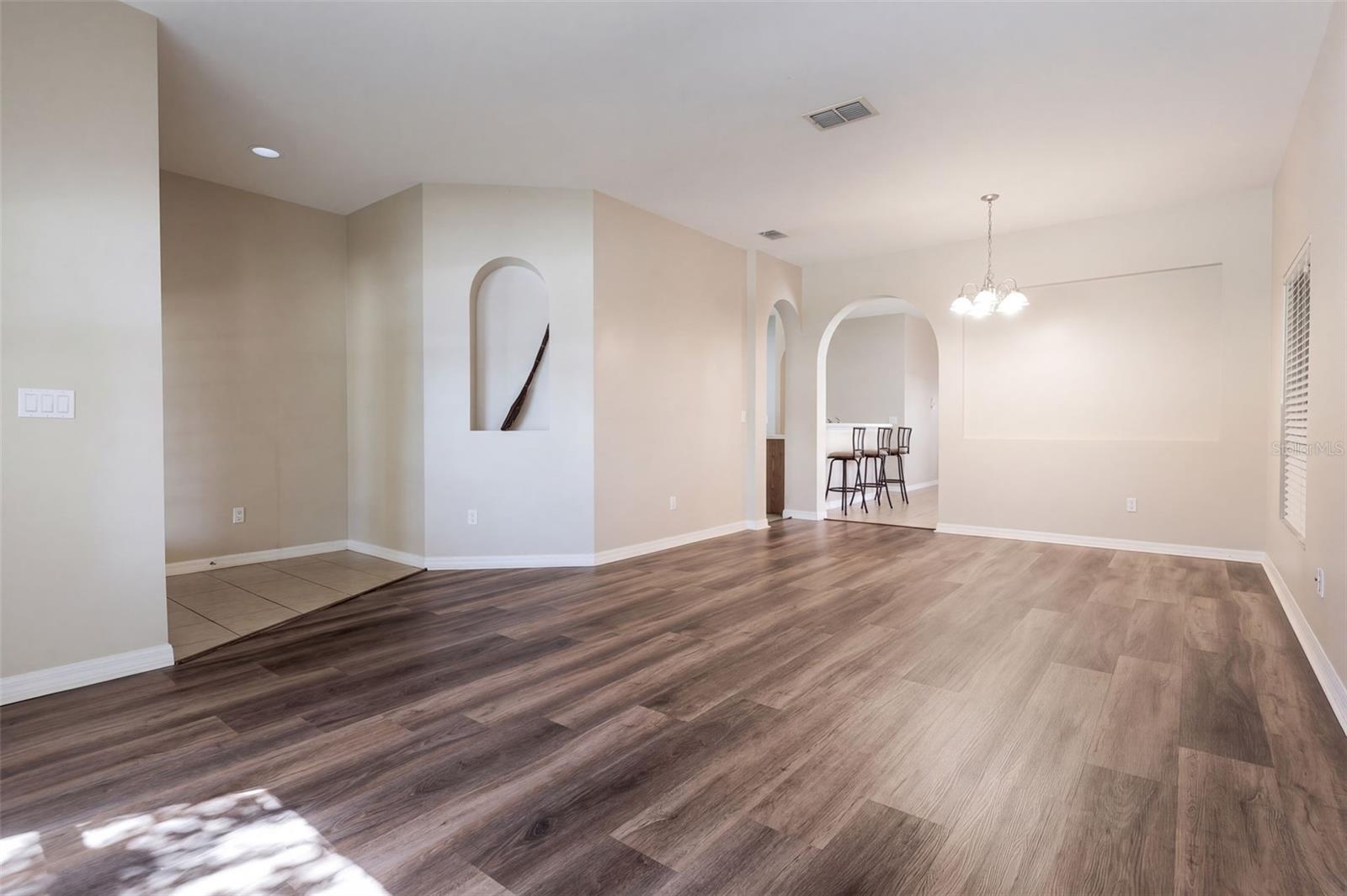 Single Family Residence at 1416 LONGVILLE CIR, TAVARES, photo 7 of 42