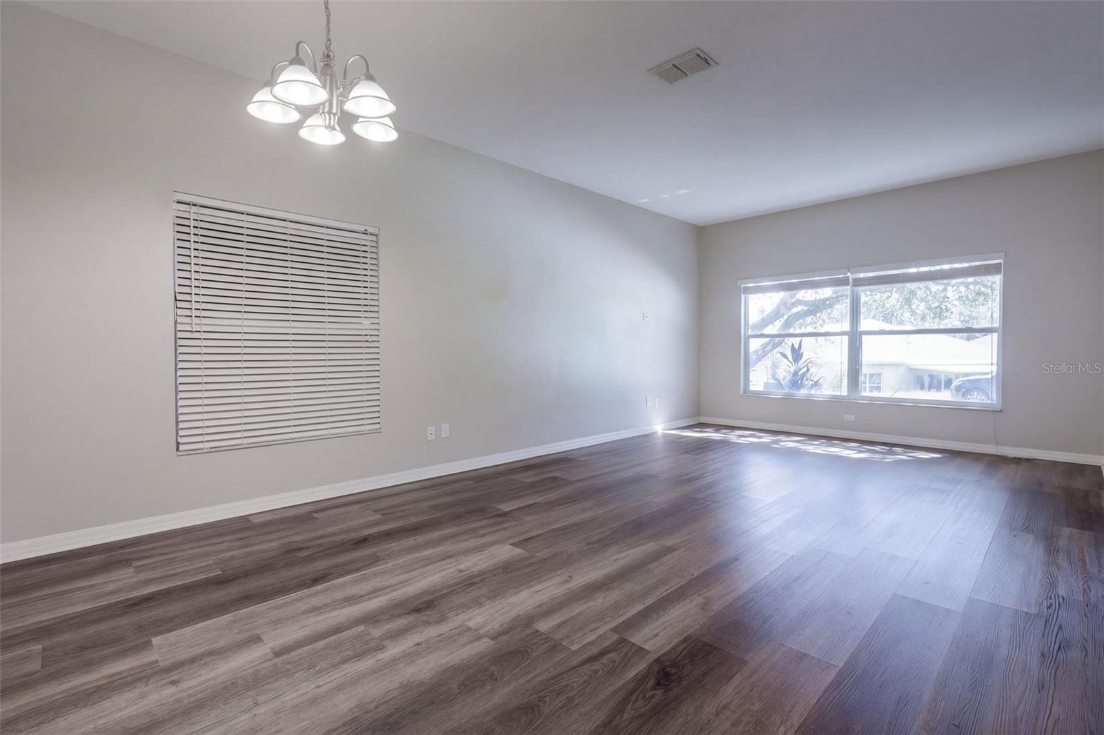 Single Family Residence at 1416 LONGVILLE CIR, TAVARES, photo 9 of 42