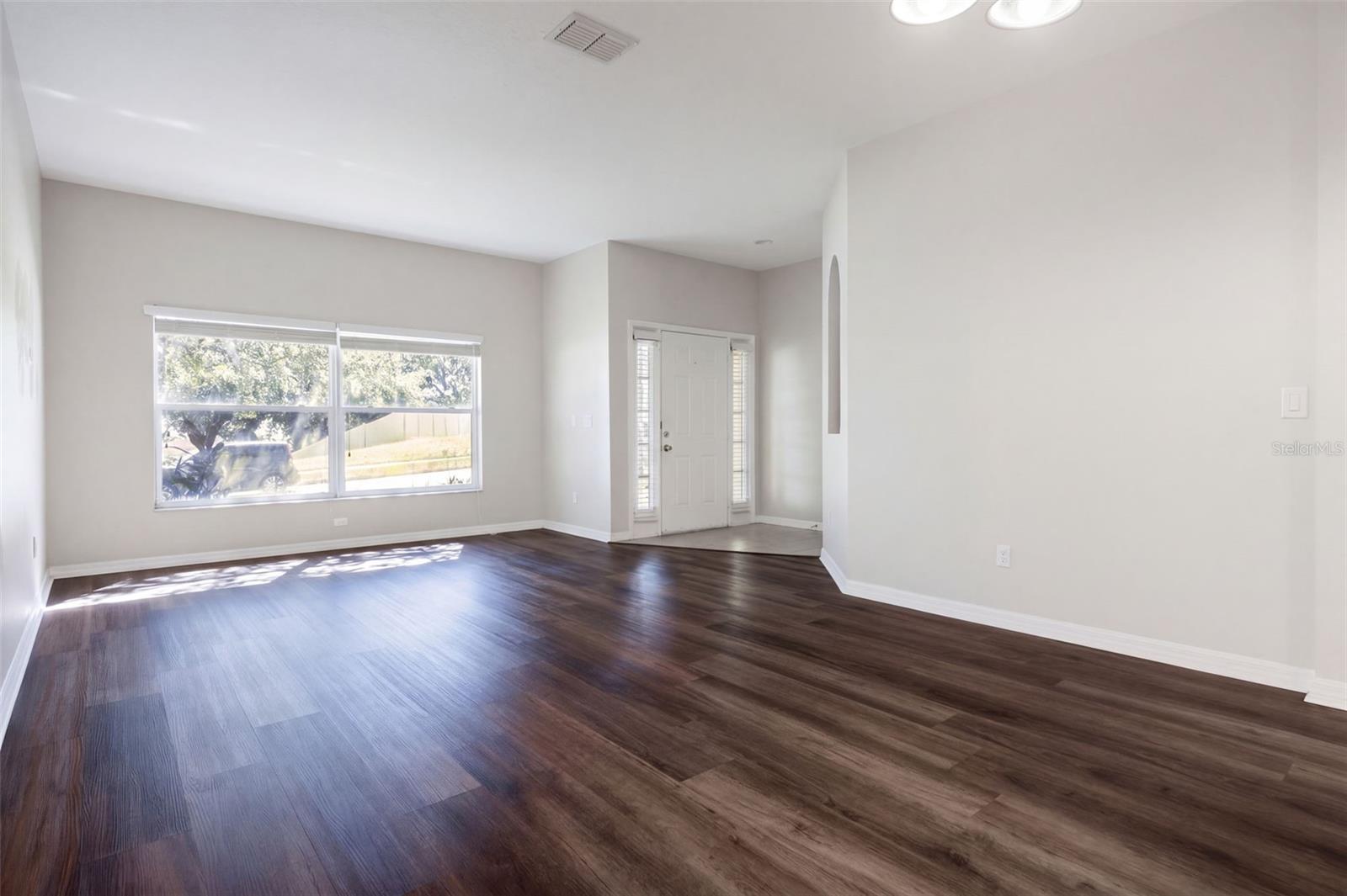 Single Family Residence at 1416 LONGVILLE CIR, TAVARES, photo 10 of 42