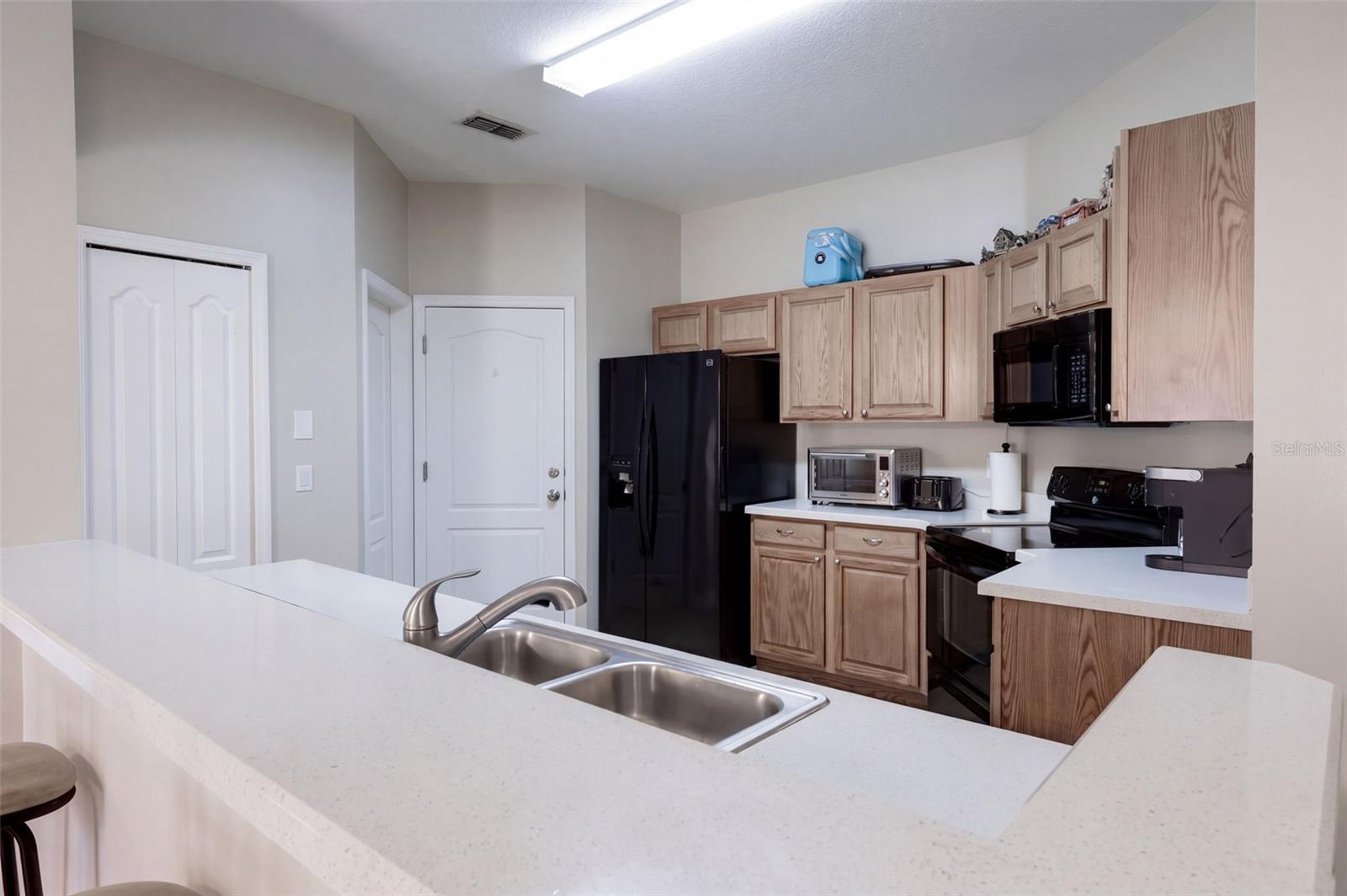 Single Family Residence at 1416 LONGVILLE CIR, TAVARES, photo 13 of 42