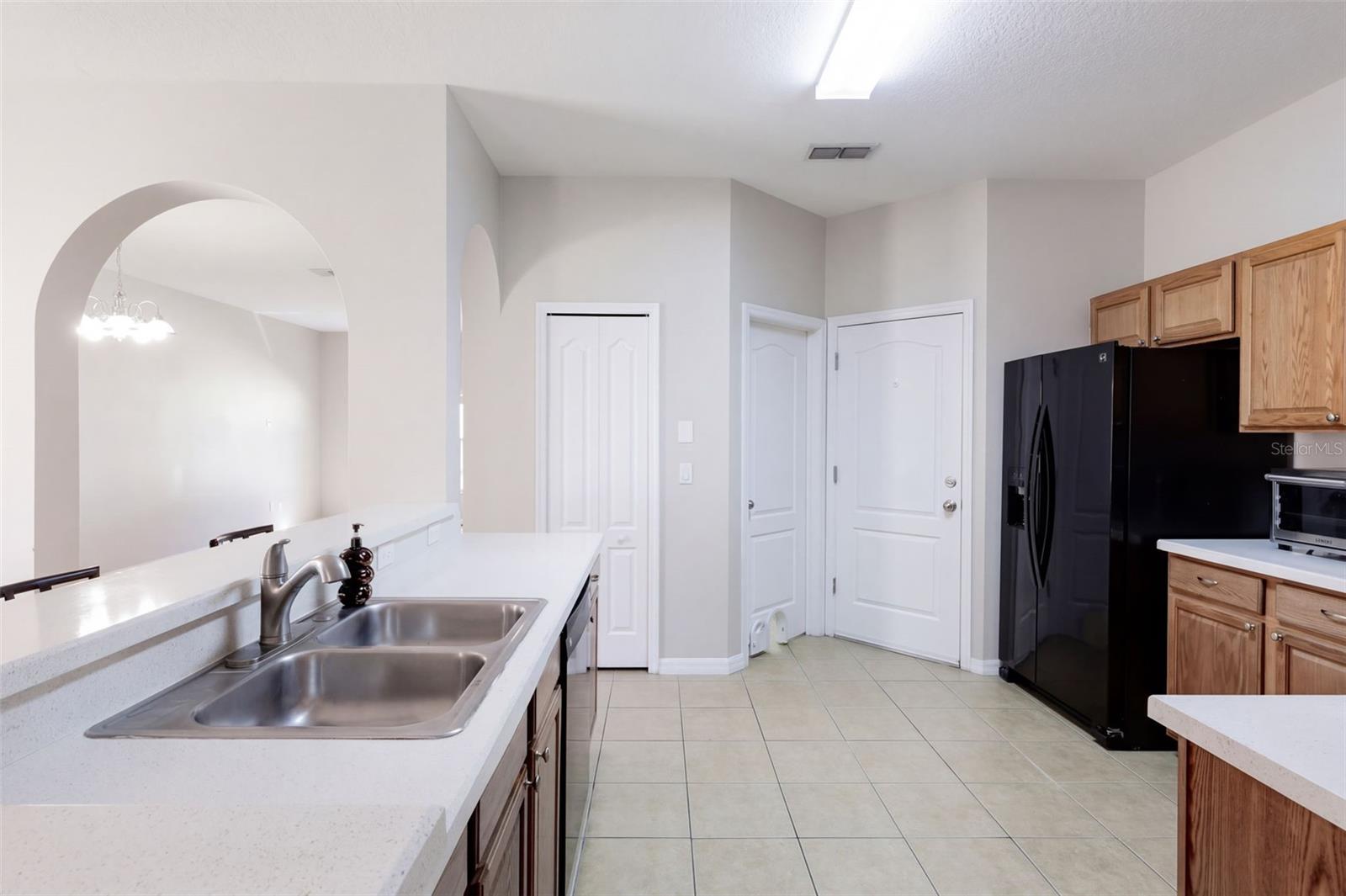 Single Family Residence at 1416 LONGVILLE CIR, TAVARES, photo 14 of 42