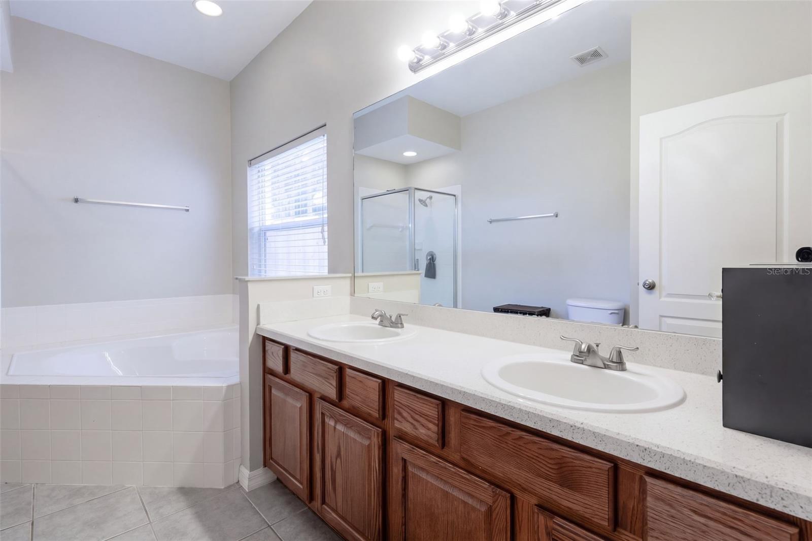 Single Family Residence at 1416 LONGVILLE CIR, TAVARES, photo 28 of 42