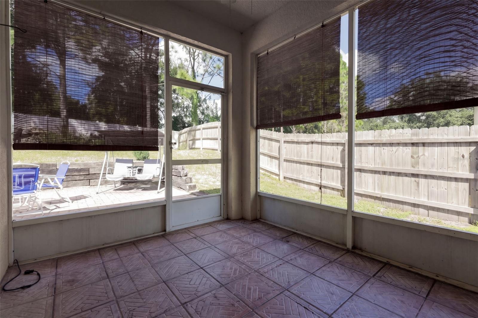 Single Family Residence at 1416 LONGVILLE CIR, TAVARES, photo 37 of 42