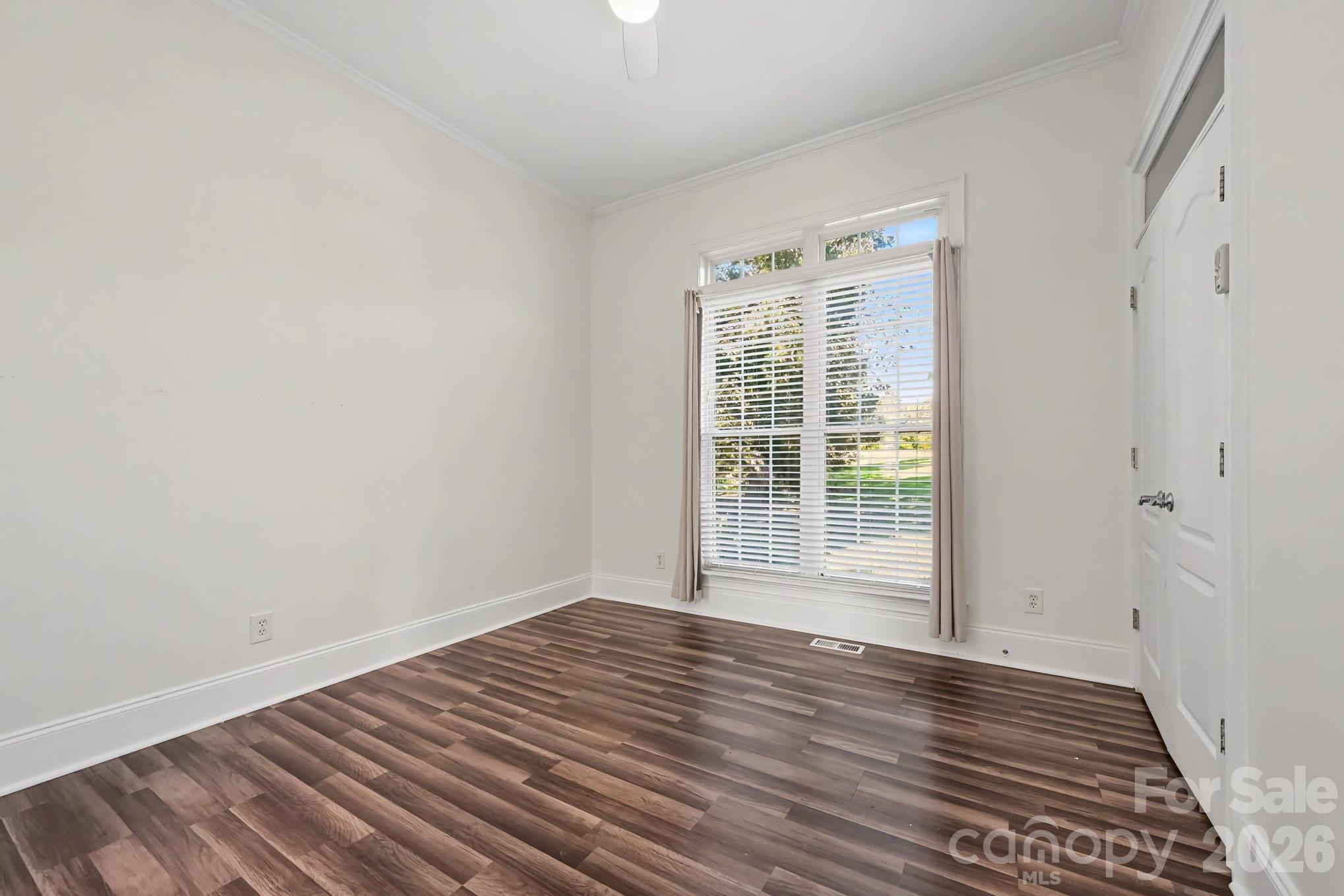 Single Family Residence at 154 Heathrow Lane, Statesville, photo 16 of 25