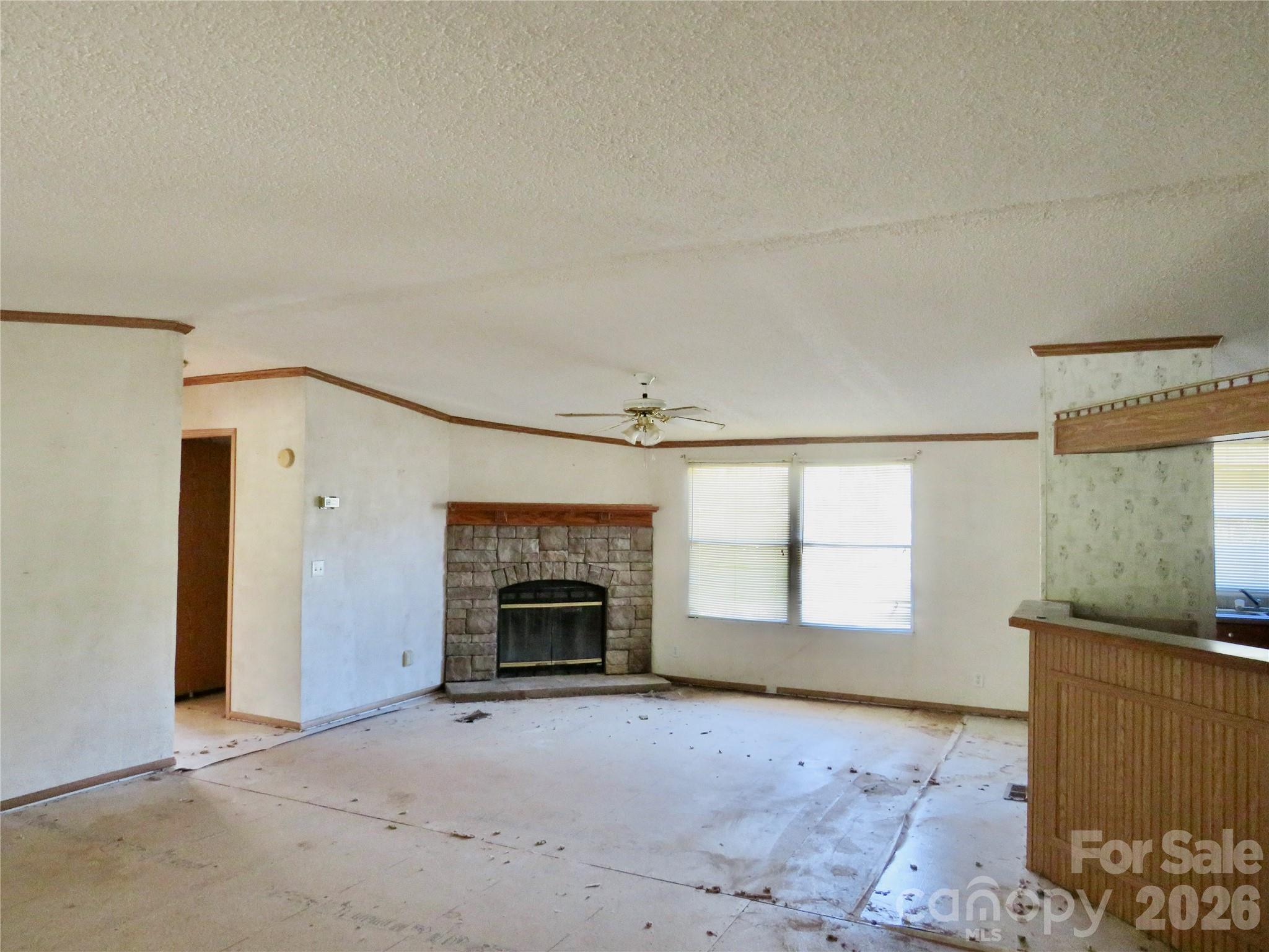 Den - 206 Andy Drive, Forest City