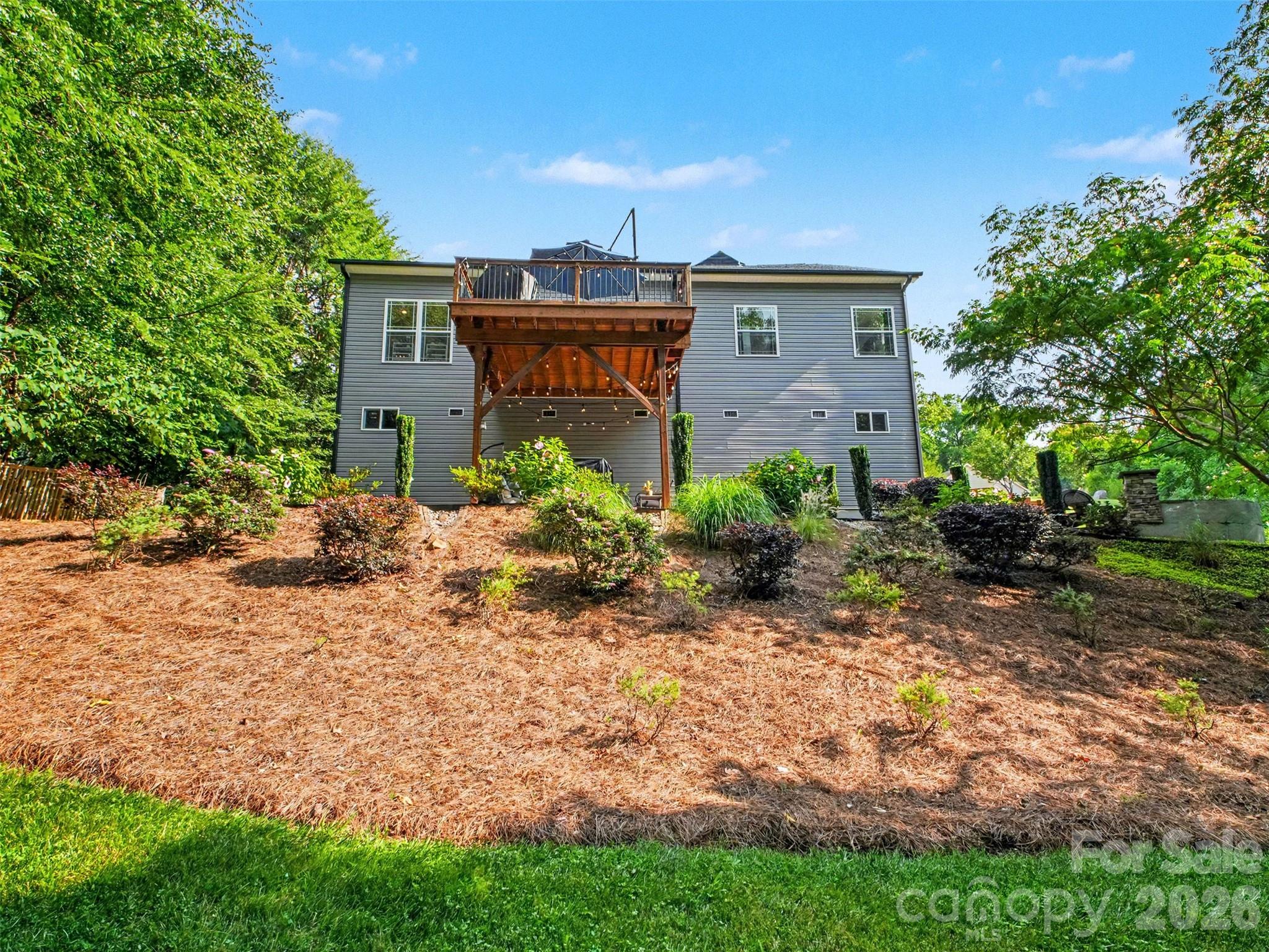 Amazing landscaping - 155 Wood Acre Drive, Mooresville