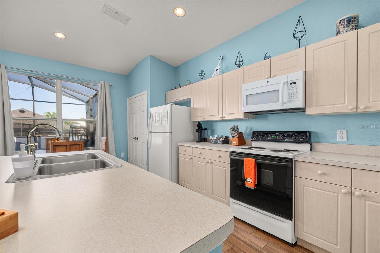 Single Family Residence at 2246 WYNDHAM PALMS WAY, KISSIMMEE, photo 12 of 75