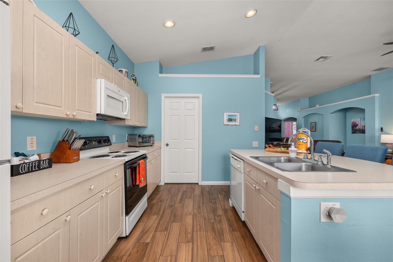 Single Family Residence at 2246 WYNDHAM PALMS WAY, KISSIMMEE, photo 14 of 75