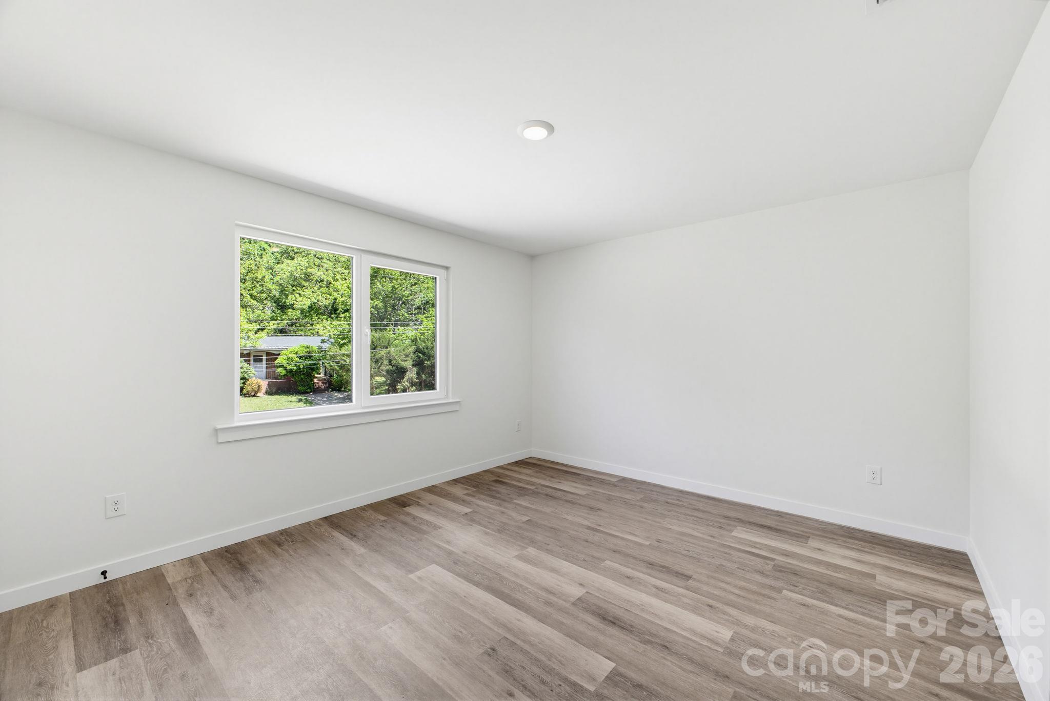 Duplex at 952-954 4th Street Place SE, Hickory, photo 13 of 20