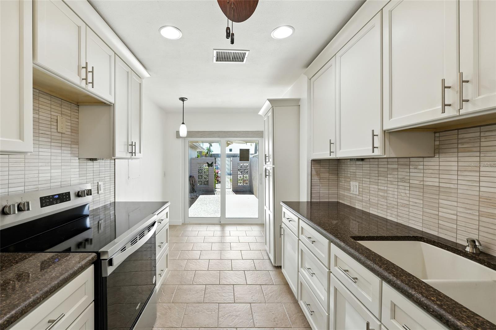 Single Family Residence at 545 BOCA CIEGA POINT BLVD N, ST PETERSBURG, photo 11 of 52