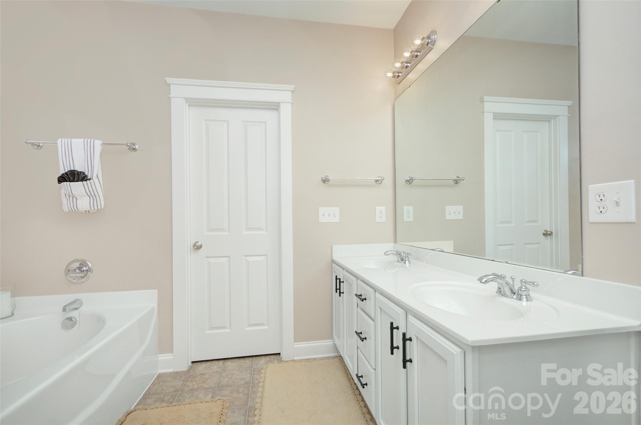 Single Family Residence at 16619 Spruell Street, Huntersville, photo 21 of 38