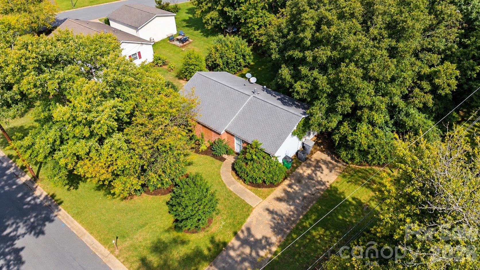 Single Family Residence at 2636 Dalecrest Drive, Charlotte, photo 16 of 19