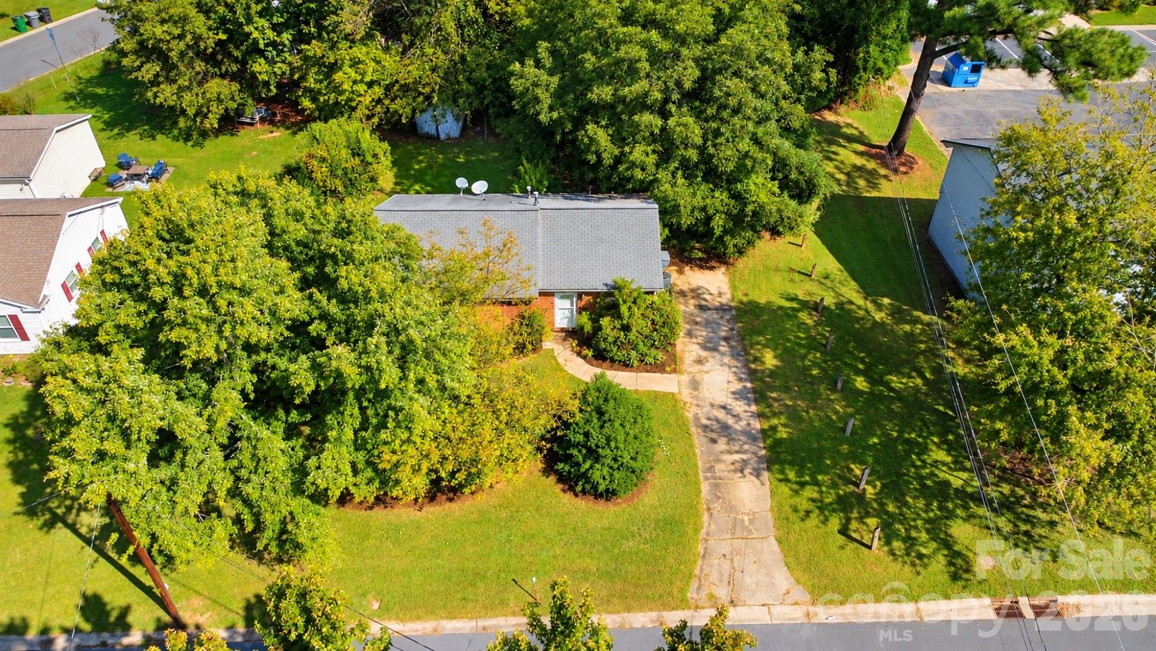 Single Family Residence at 2636 Dalecrest Drive, Charlotte, photo 17 of 19