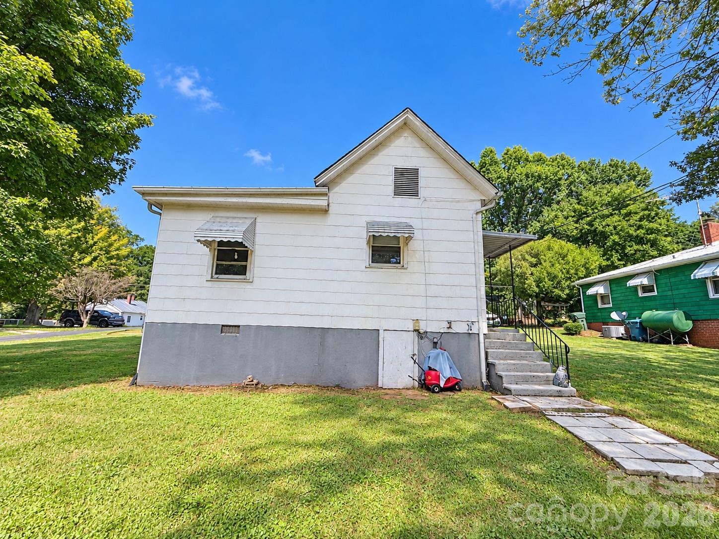 Single Family Residence at 745 6th Avenue SW, Hickory, photo 16 of 18