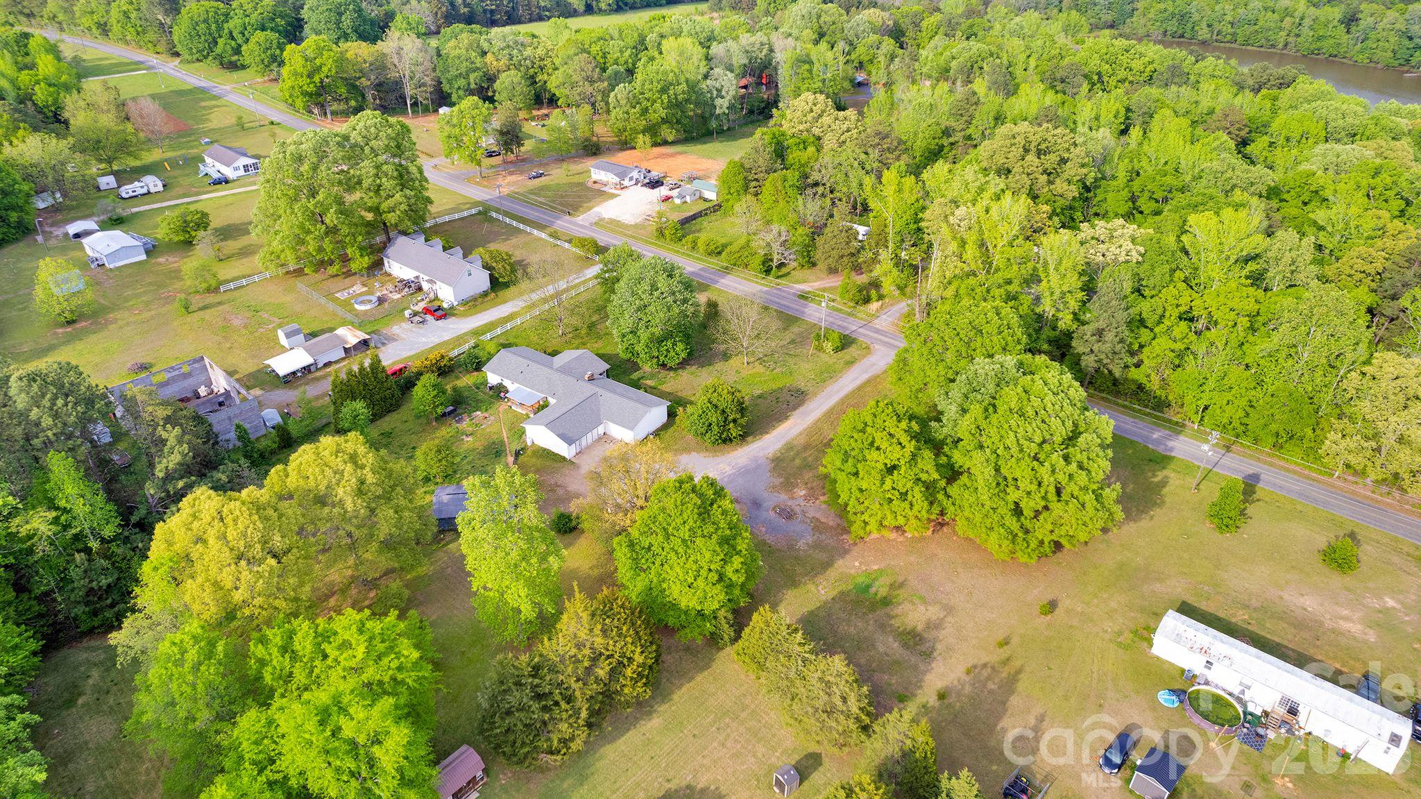 Single Family Residence at 1260 Russell Road, Rock Hill, photo 5 of 48