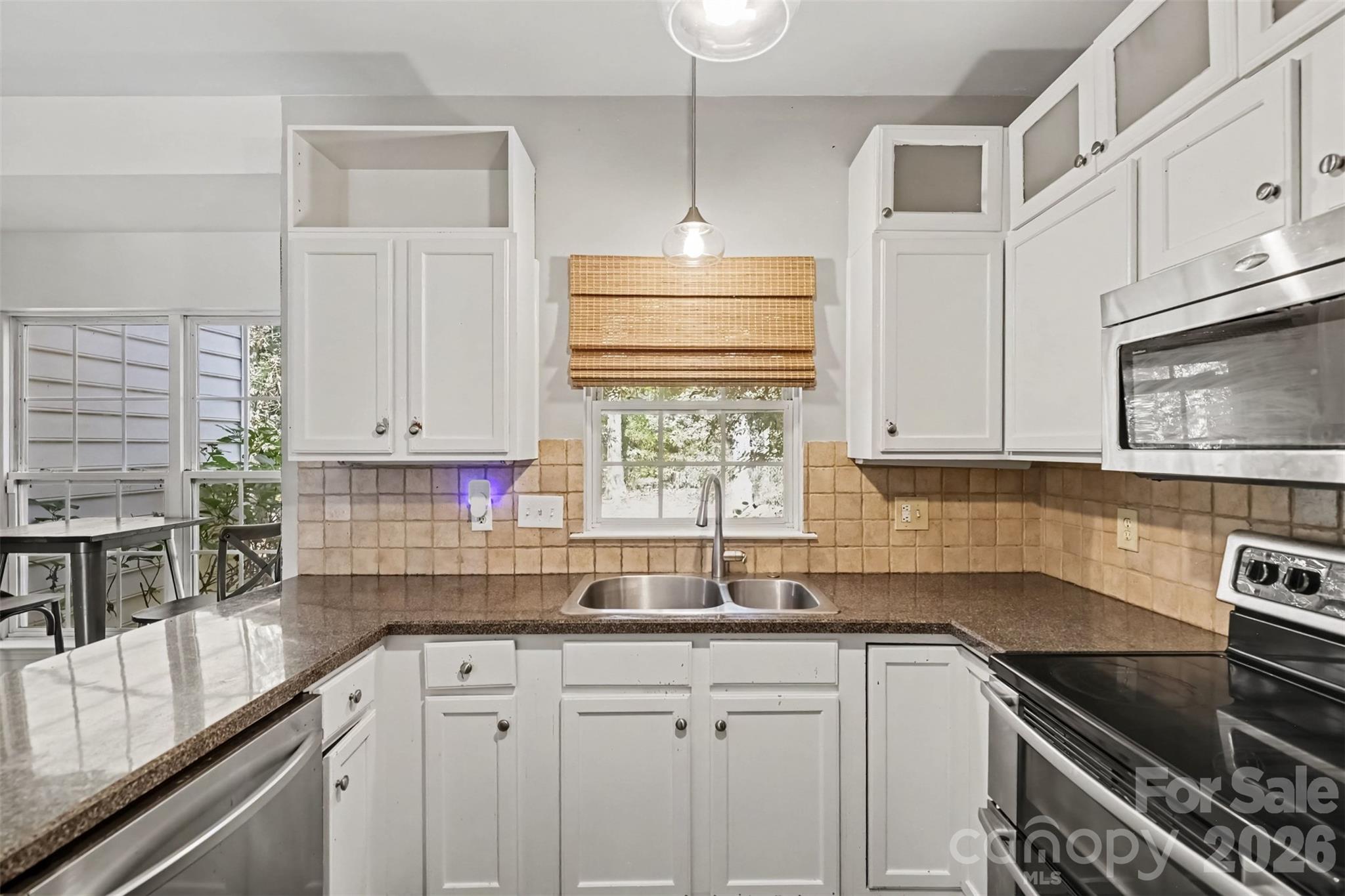 Single Family Residence at 9423 Willow Tree Lane, Charlotte, photo 12 of 38