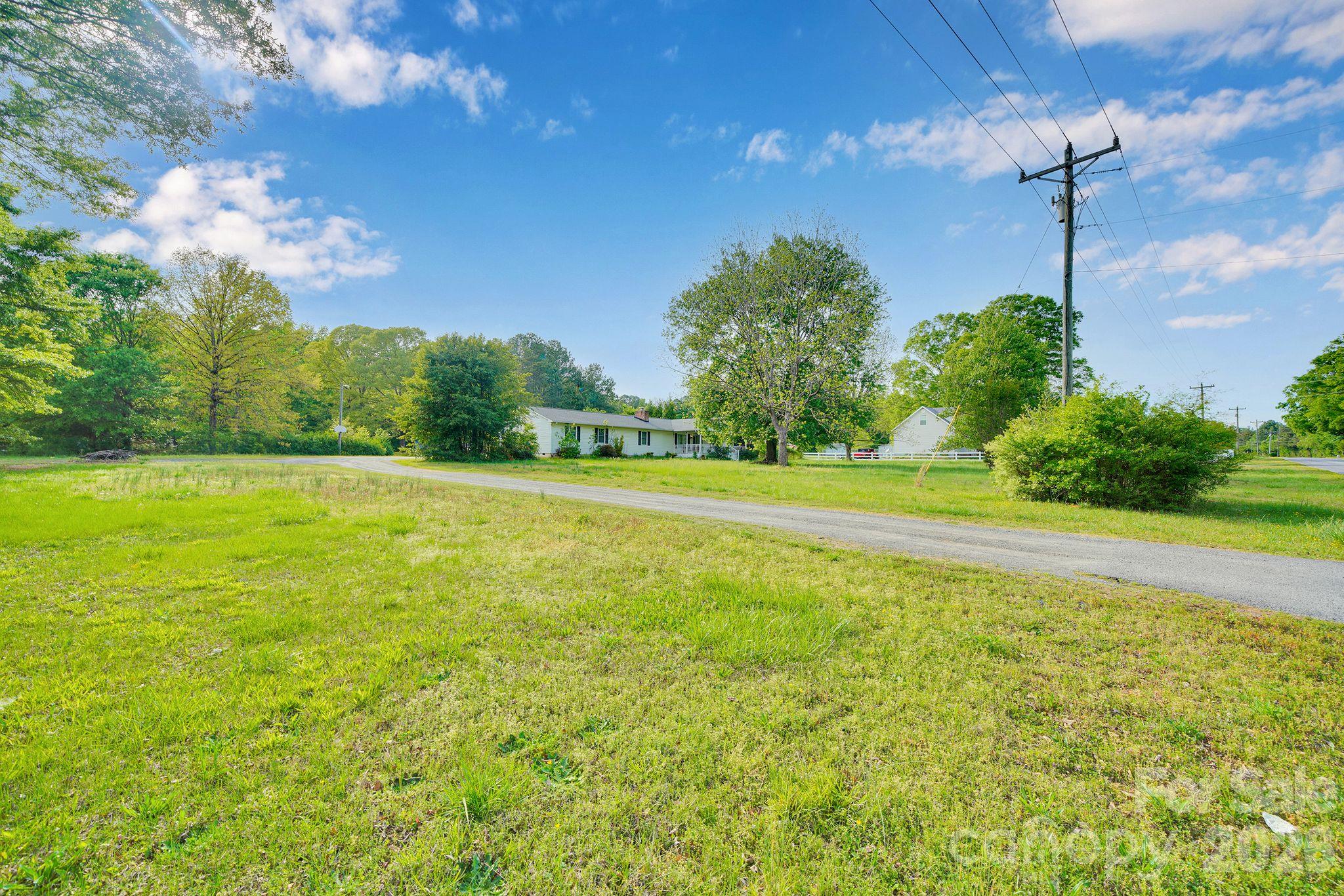 Single Family Residence at 1260 Russell Road, Rock Hill, photo 10 of 48