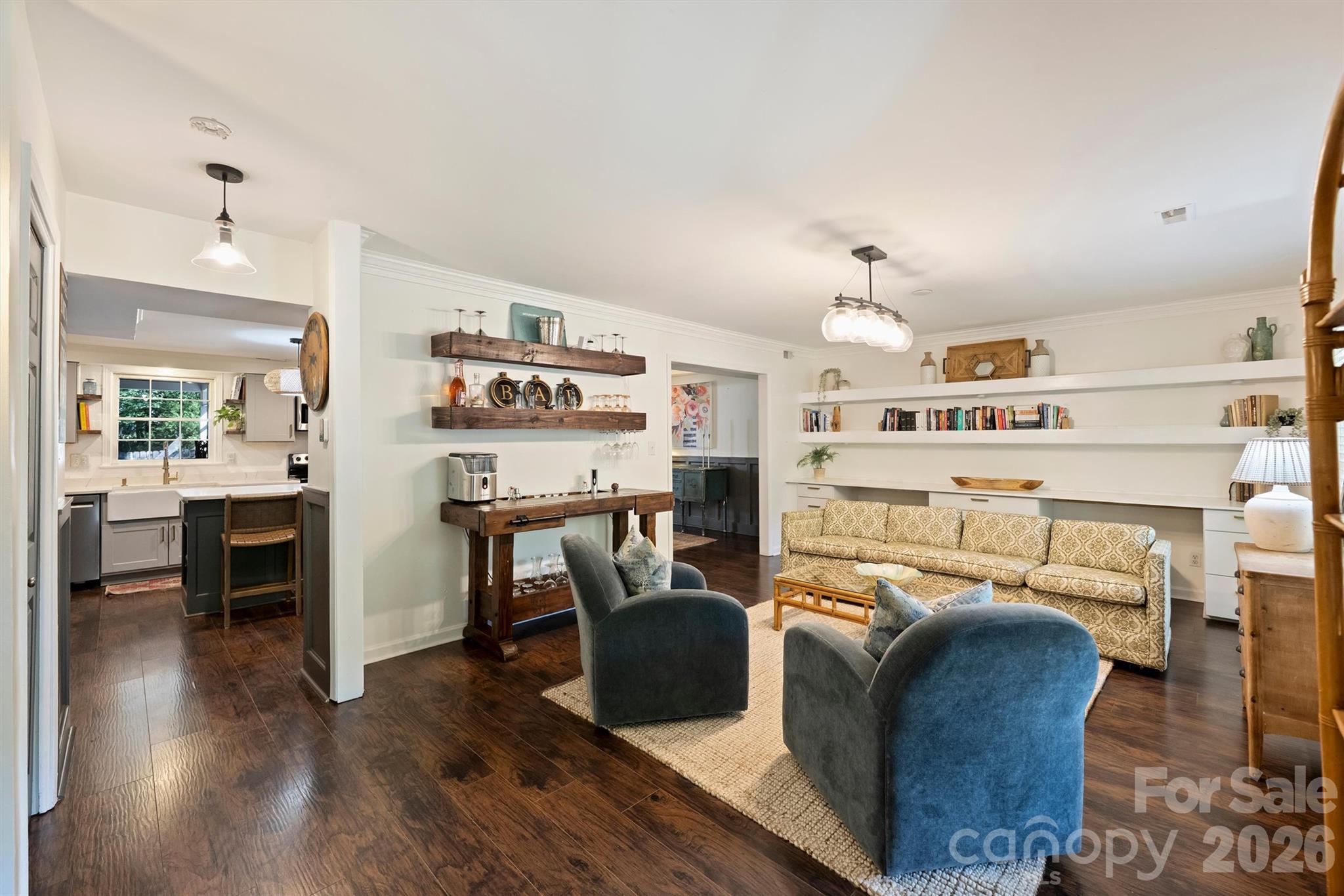 Single Family Residence at 9108 New Towne Drive, Matthews, photo 3 of 34