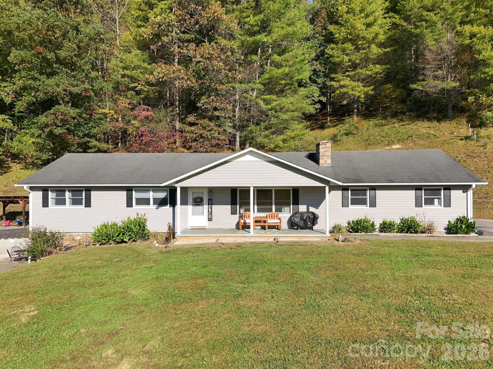 900 Prices Creek Road Burnsville, NC 28714 - 900 Prices Creek Road, Burnsville