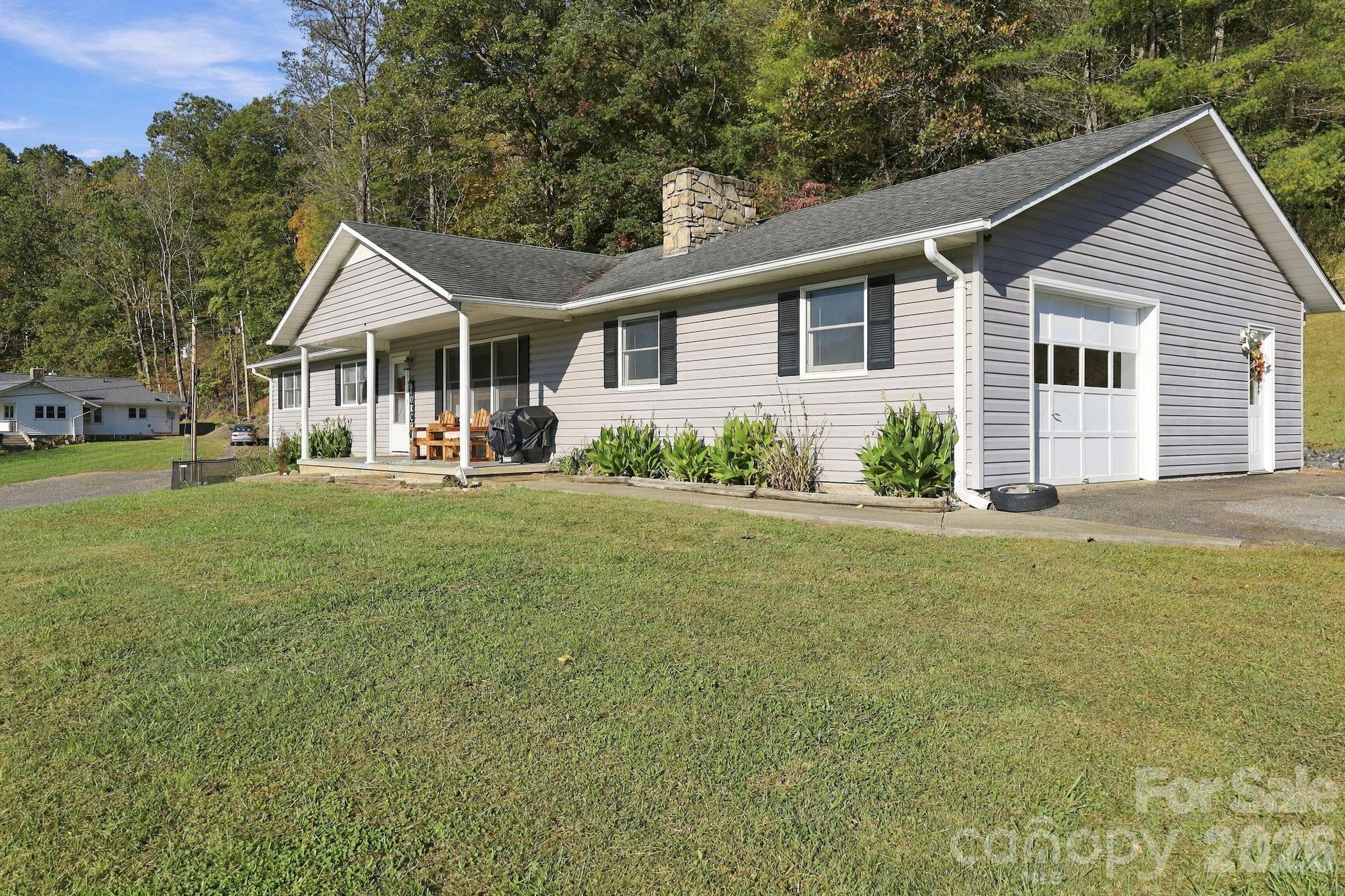 900 Prices Creek Road Burnsville, NC 28714 - 900 Prices Creek Road, Burnsville
