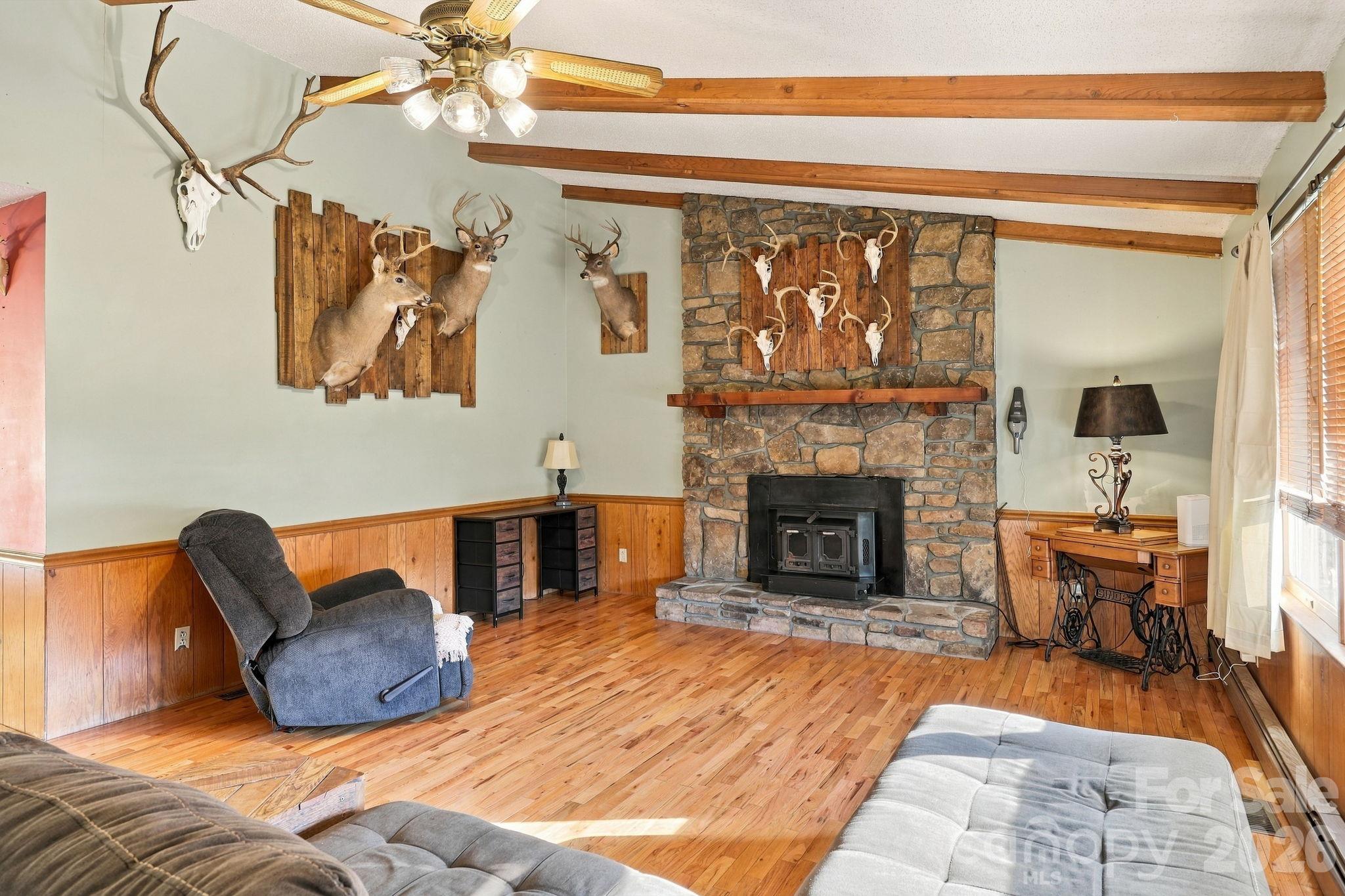 900 Prices Creek Road Burnsville, NC 28714 - Wood burning fireplace - 900 Prices Creek Road, Burnsville