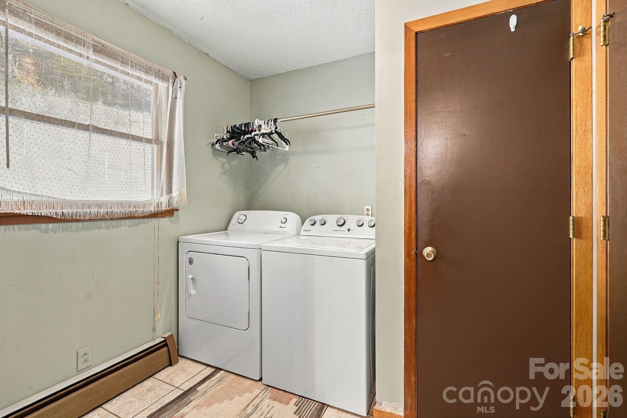 900 Prices Creek Road Burnsville, NC 28714 - Laundry On Main - 900 Prices Creek Road, Burnsville