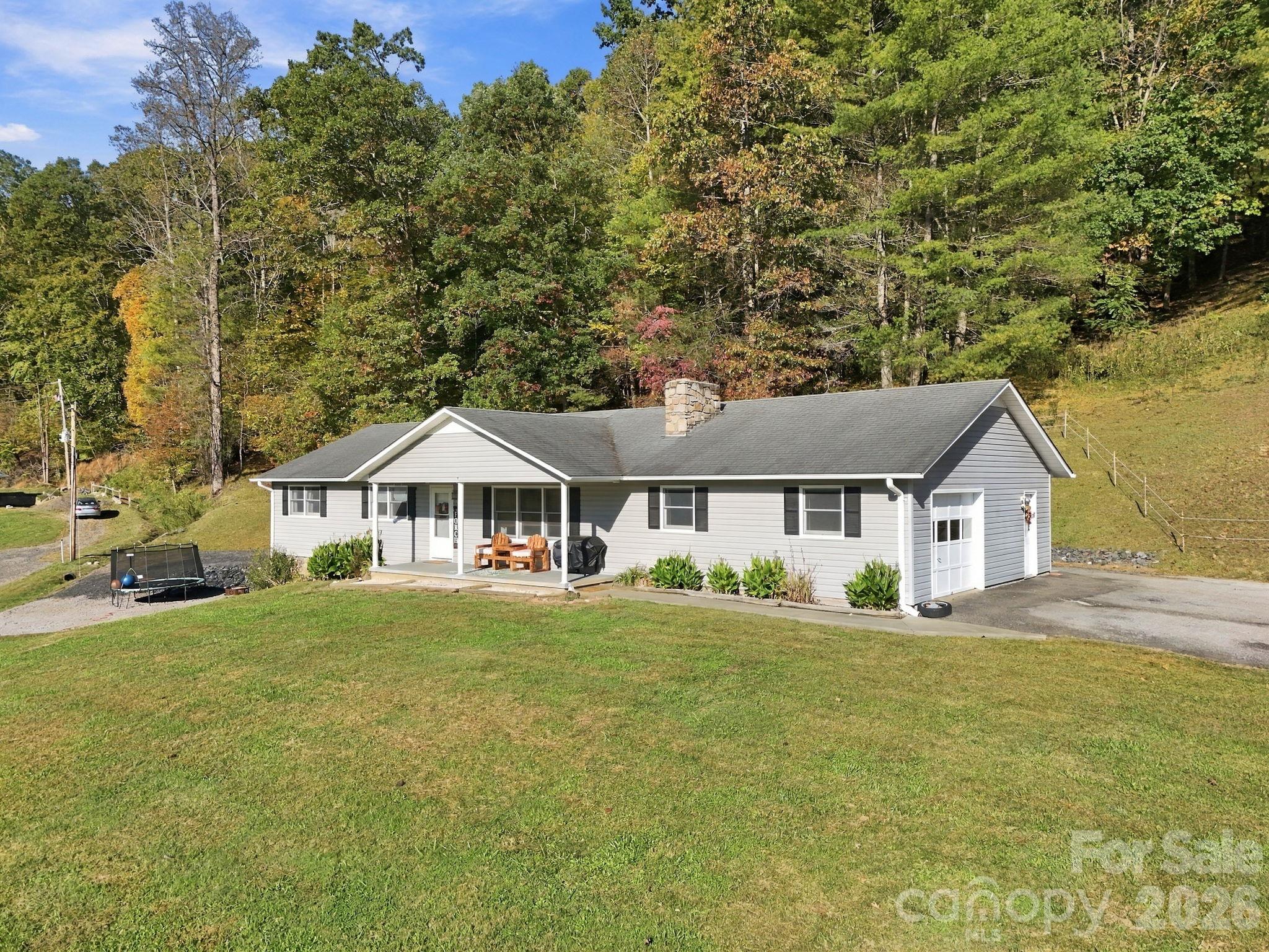 900 Prices Creek Road Burnsville, NC 28714 - 900 Prices Creek Road, Burnsville