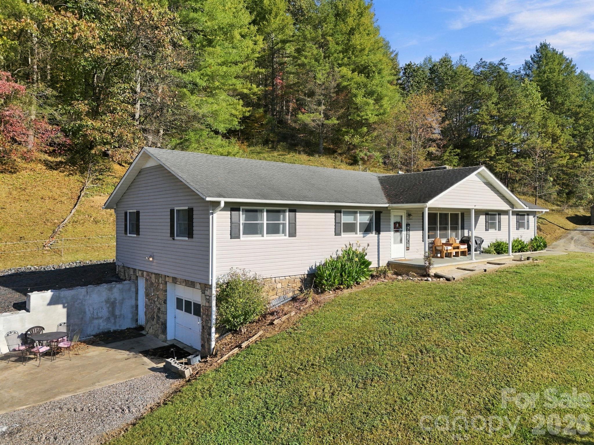 900 Prices Creek Road Burnsville, NC 28714 - 900 Prices Creek Road, Burnsville