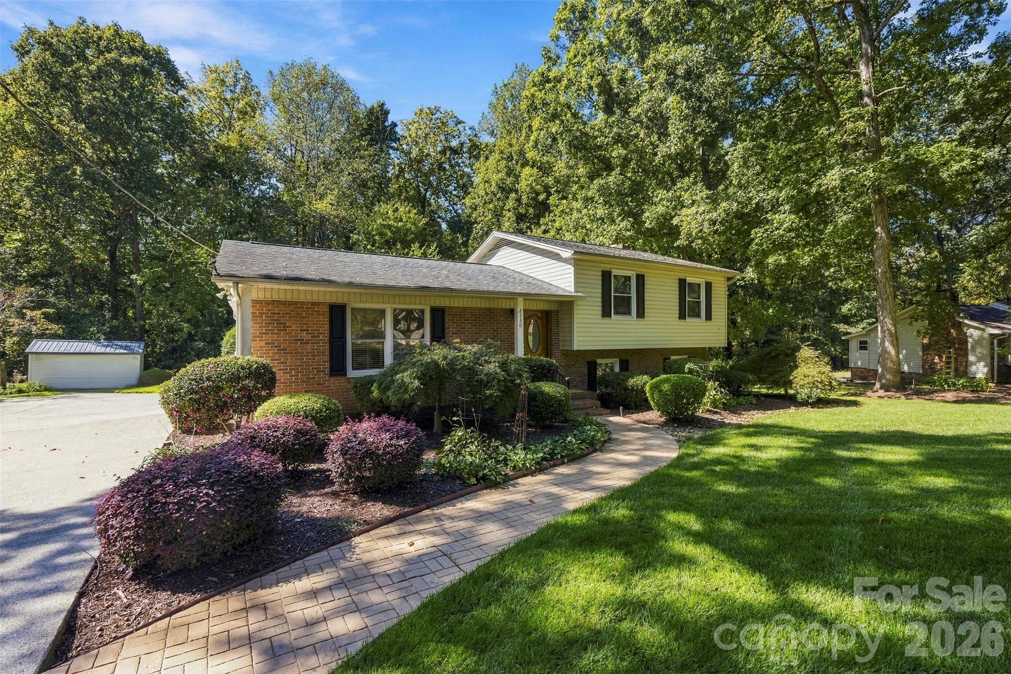 Single Family Residence at 2130 Greenleaf Drive, Gastonia, photo 2 of 29