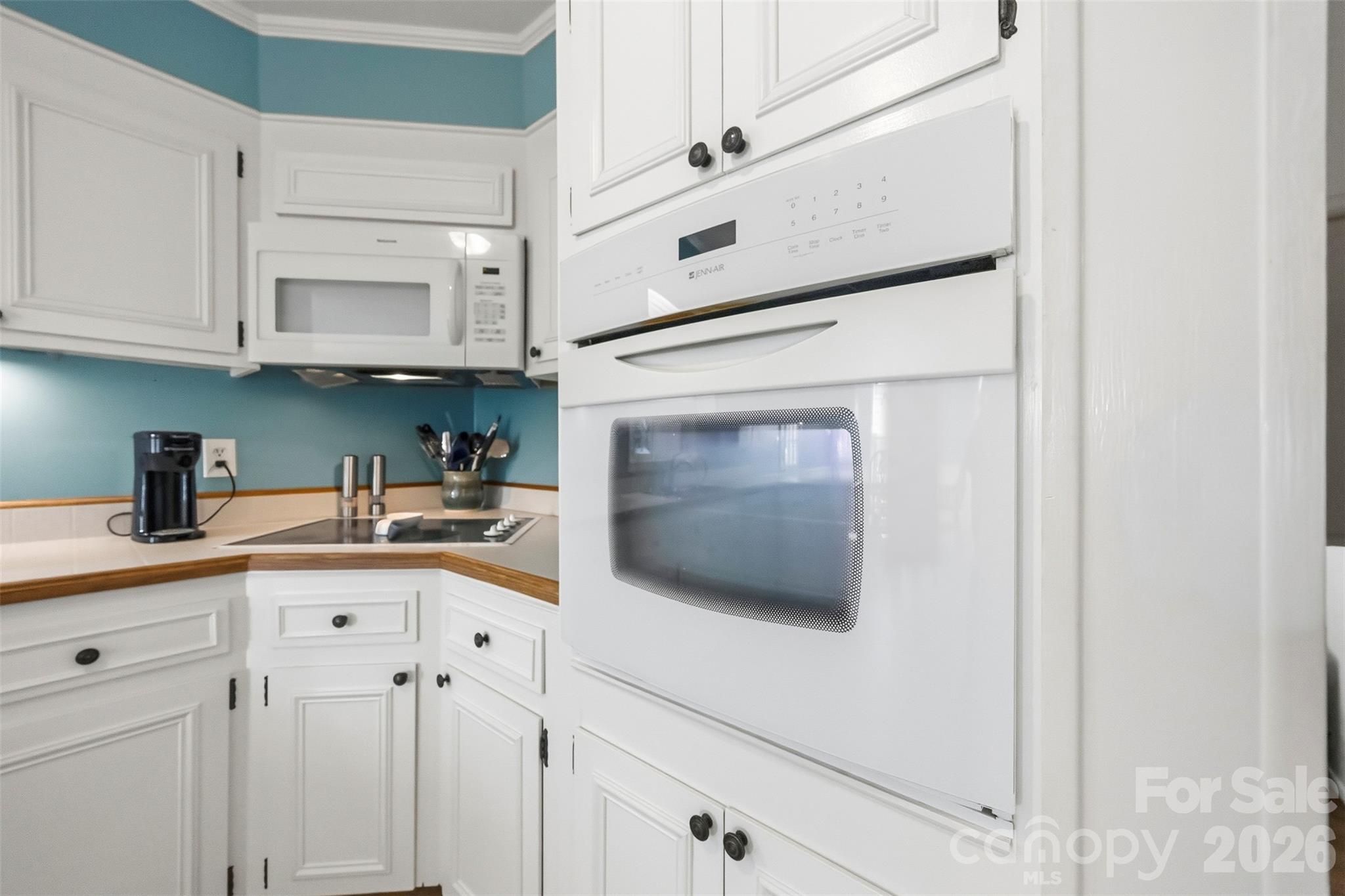 Single Family Residence at 2130 Greenleaf Drive, Gastonia, photo 8 of 29