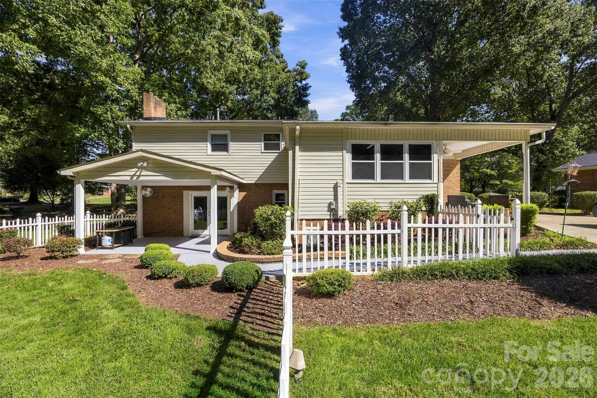 Single Family Residence at 2130 Greenleaf Drive, Gastonia, photo 25 of 29