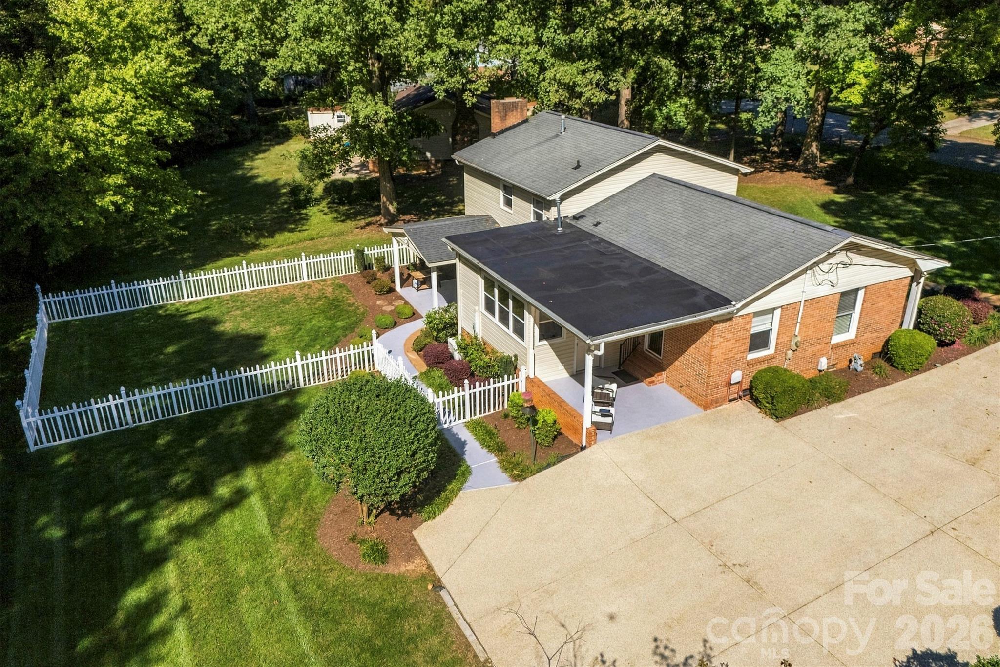 Single Family Residence at 2130 Greenleaf Drive, Gastonia, photo 28 of 29