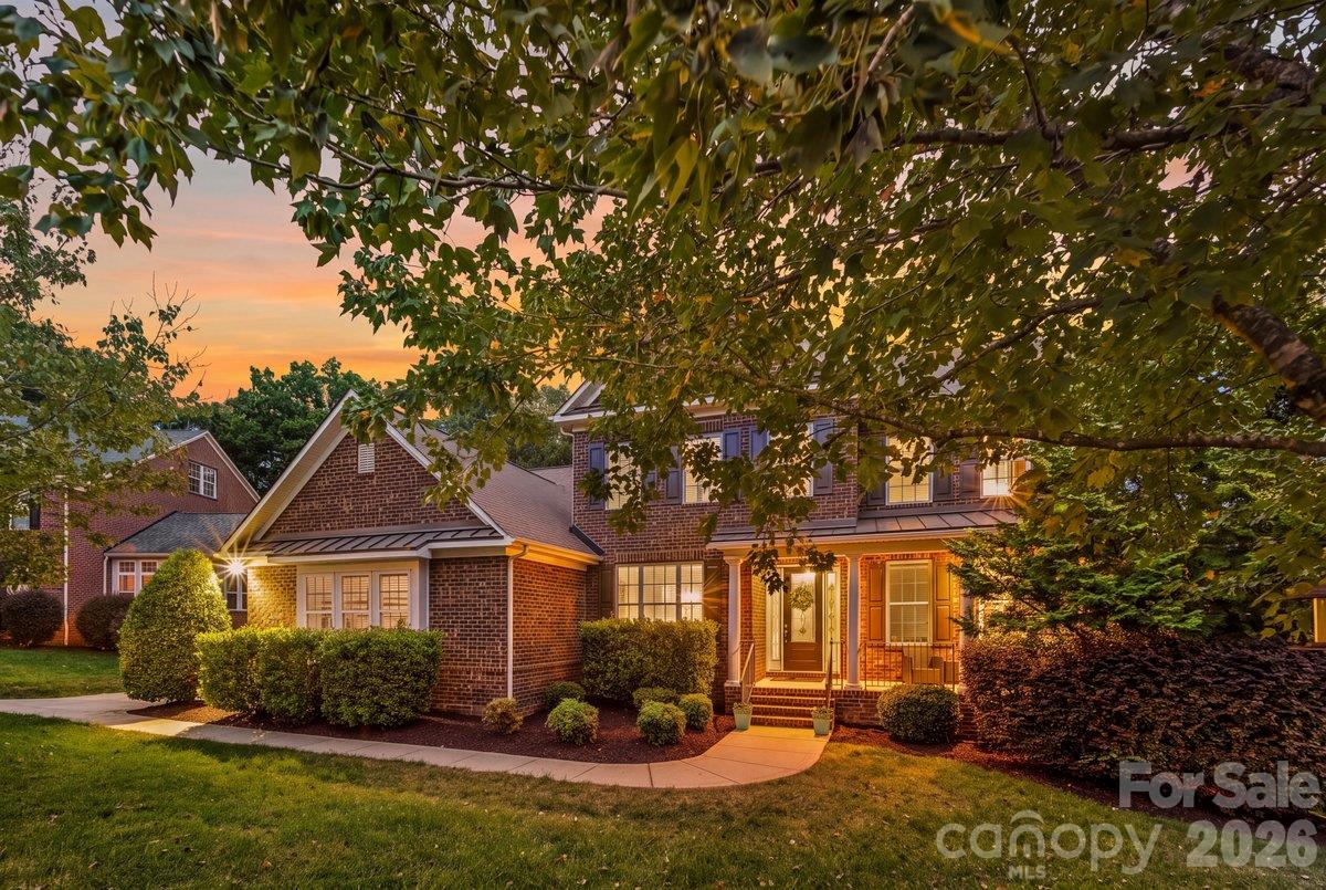 Single Family Residence at 7123 Yellowhorn Trail, Waxhaw, photo 2 of 55