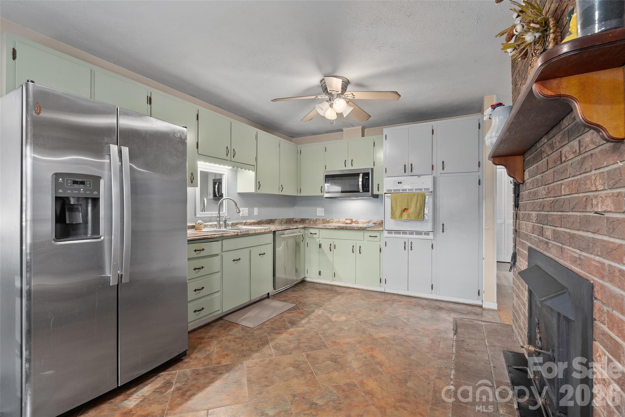 Single Family Residence at 213 Oakmont Drive, Canton, photo 11 of 28