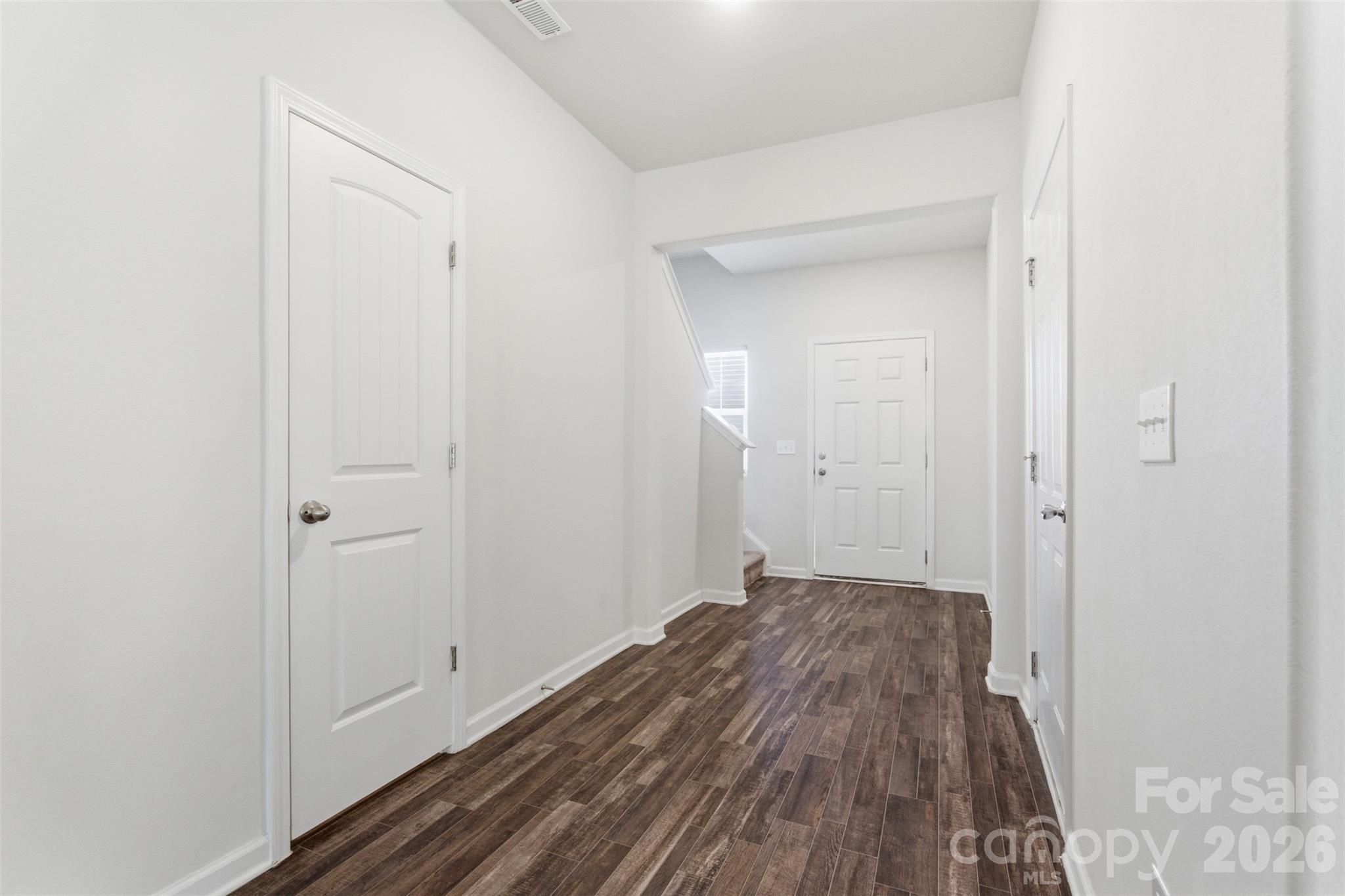 Single Family Residence at 5335 Upton Place, Charlotte, photo 3 of 19