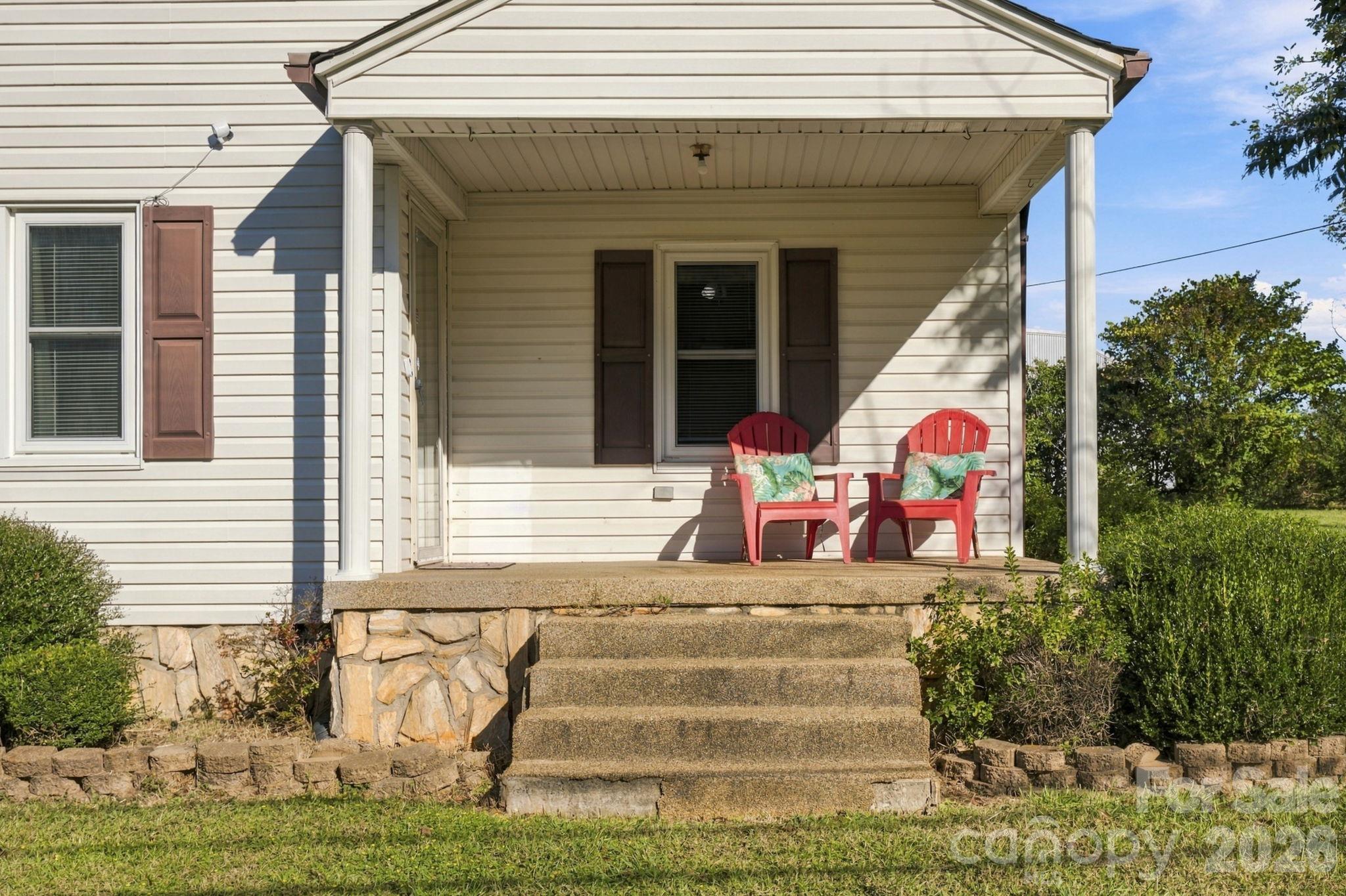 Single Family Residence at 3770 Dry Ponds Road, Granite Falls, photo 3 of 22