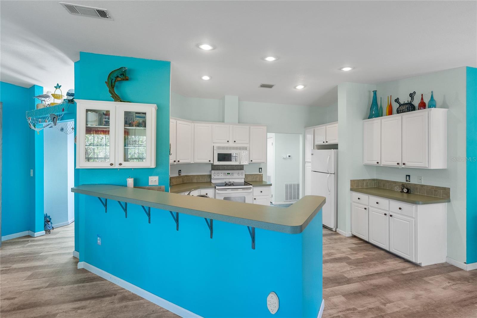 Single Family Residence at 3792 VILLAGE AVE, NORTH PORT, photo 11 of 54