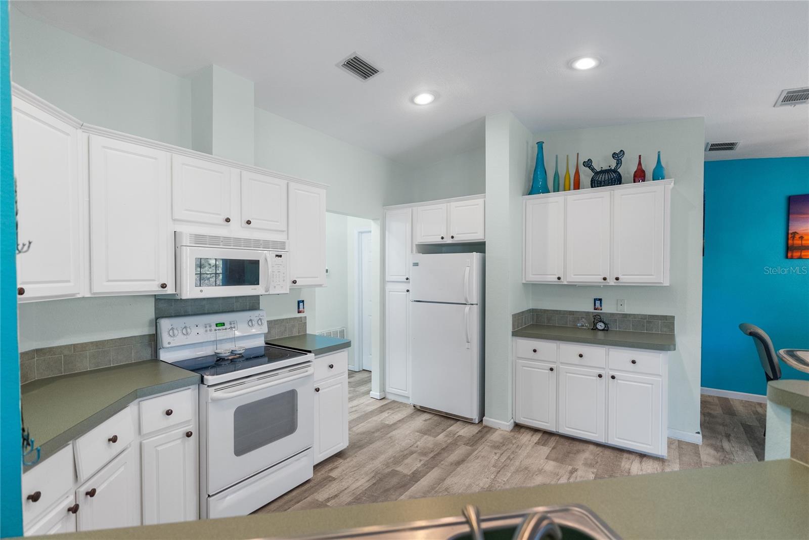Single Family Residence at 3792 VILLAGE AVE, NORTH PORT, photo 12 of 54