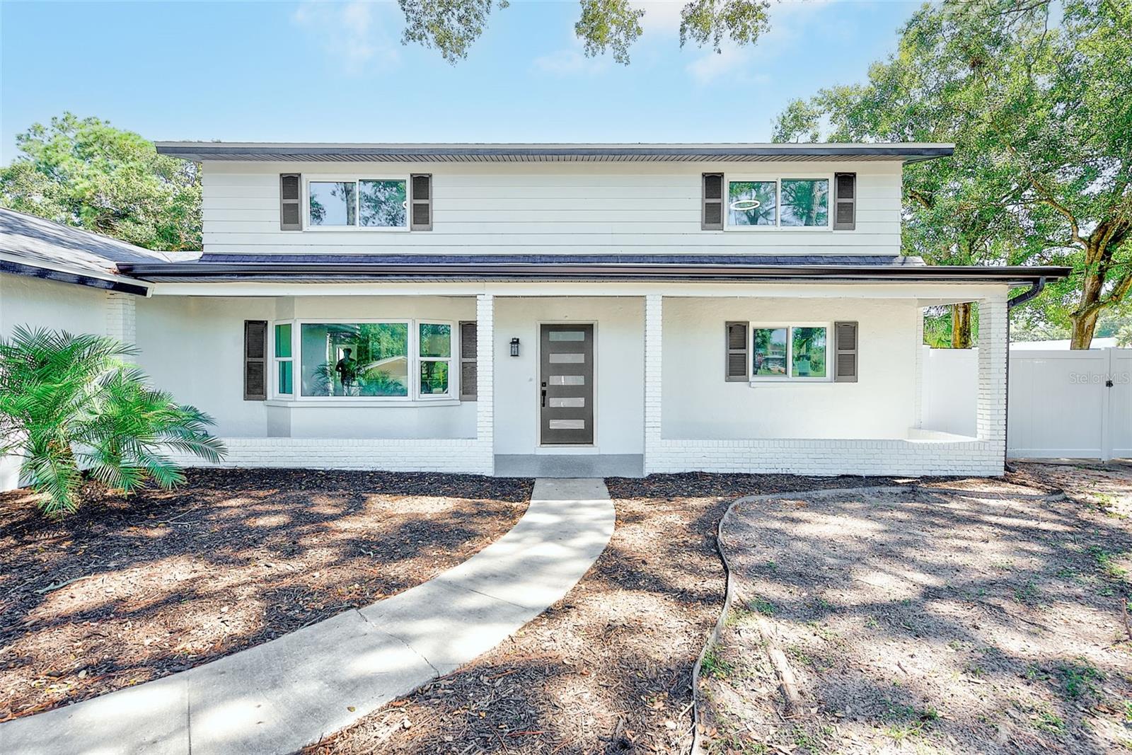 1595 OAK LN