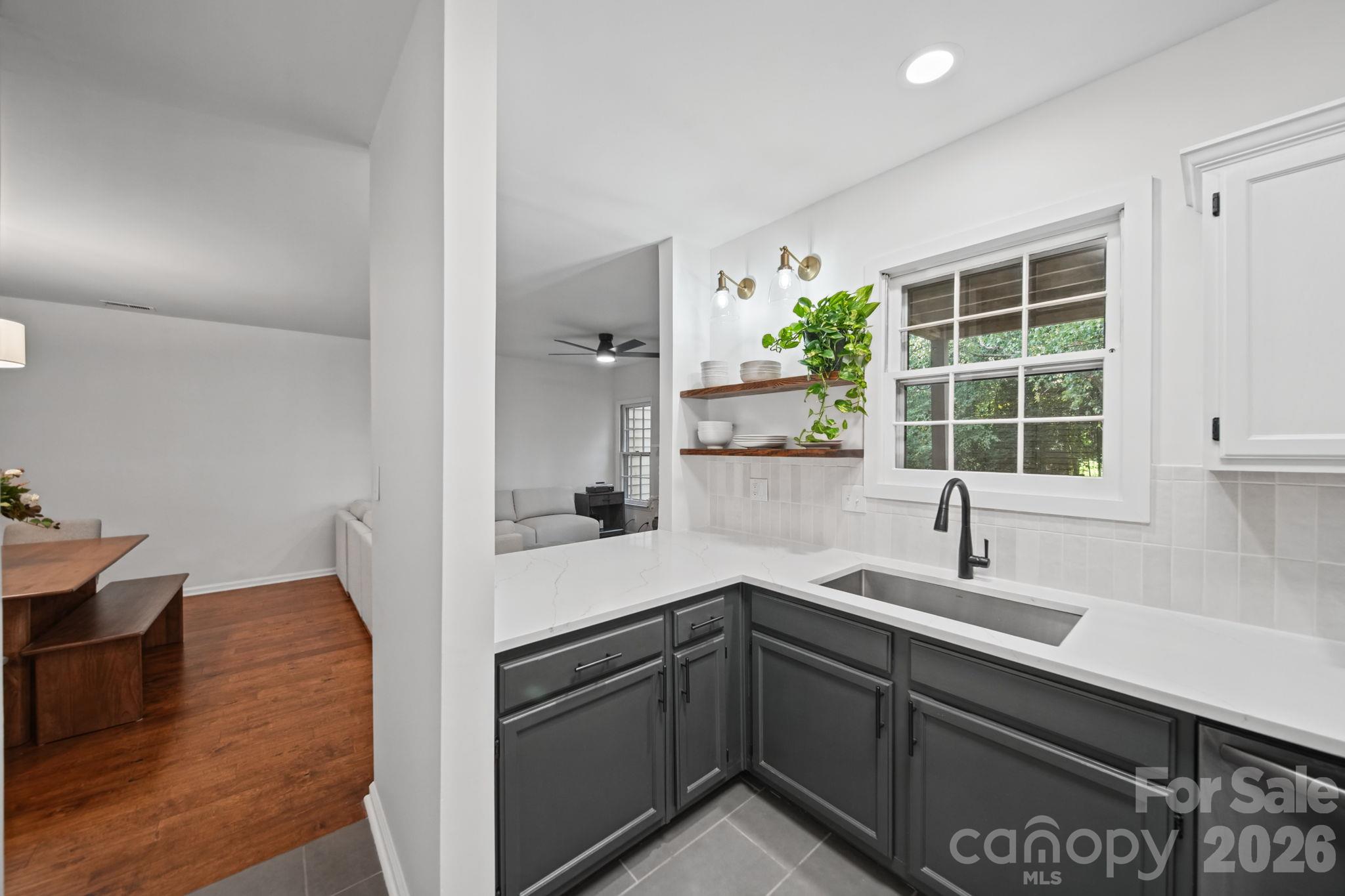 Condominium at 3302 Selwyn Farms Lane, Charlotte, photo 8 of 30