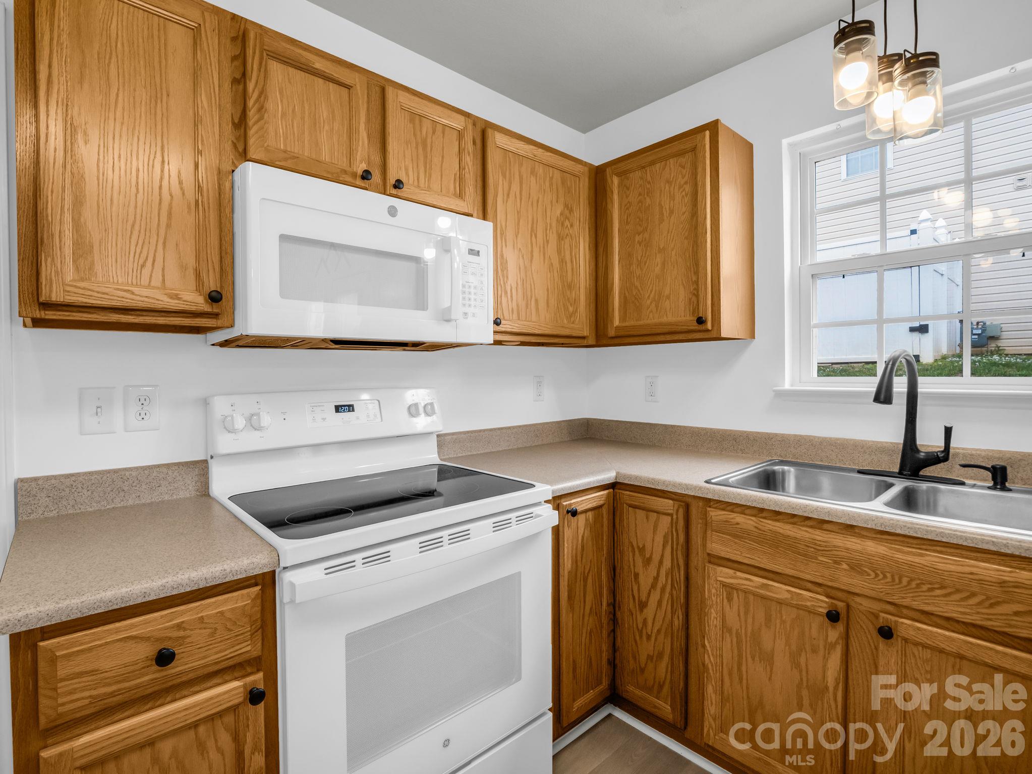 Condominium at 64 Lanceford Circle, Fletcher, photo 11 of 31