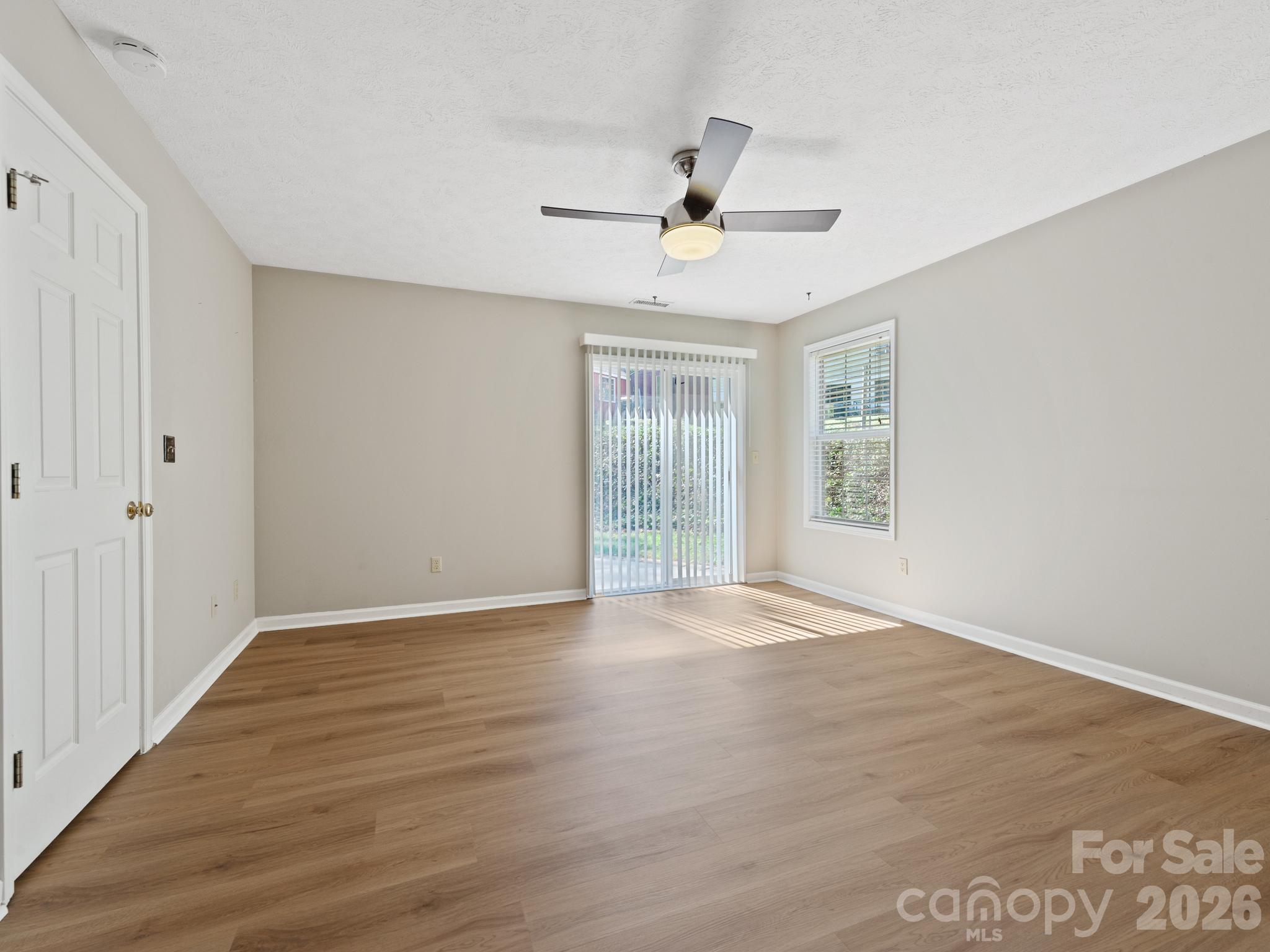 Single Family Residence at 103 Amelia Drive, Hendersonville, photo 15 of 32
