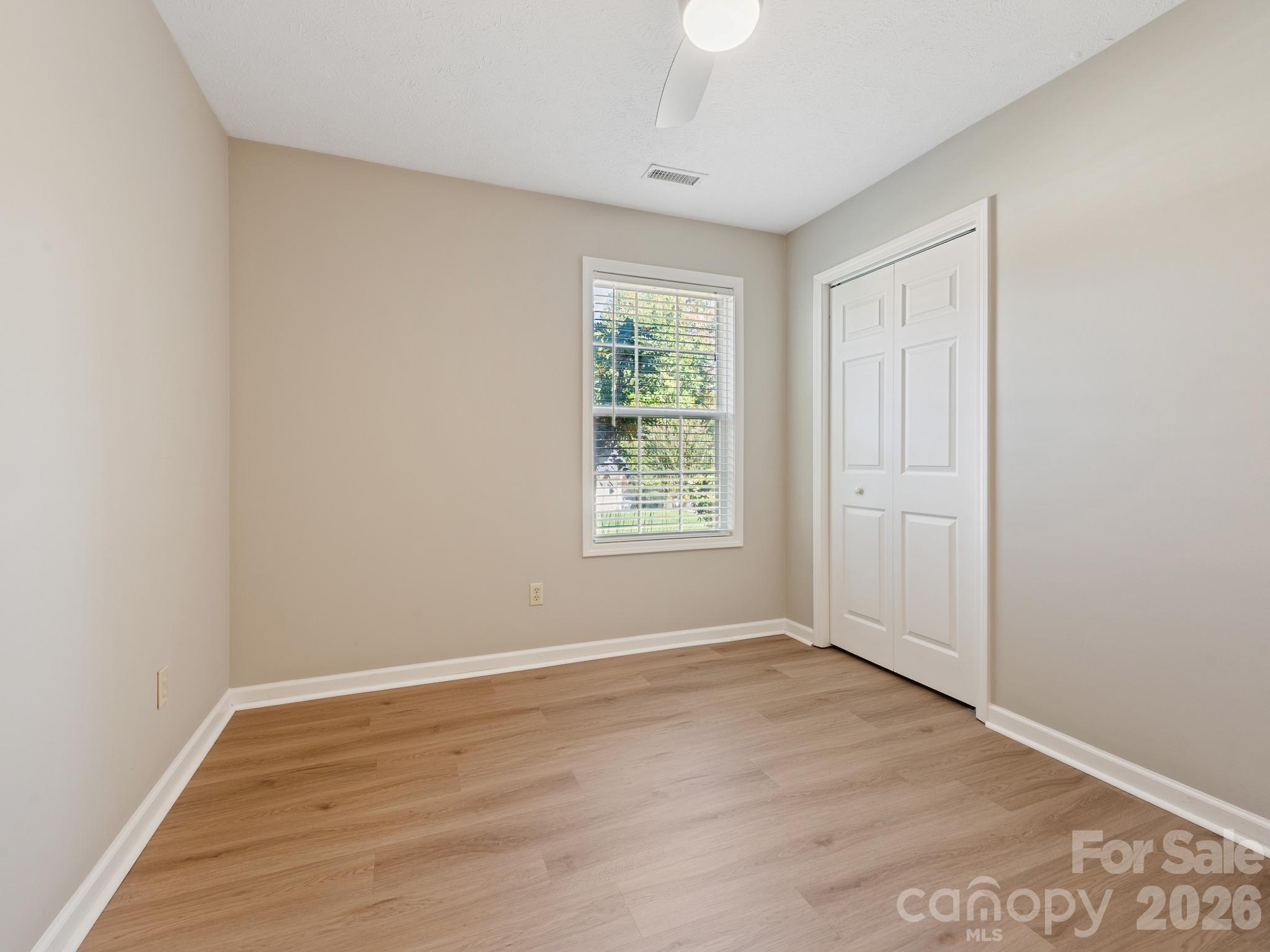 Single Family Residence at 103 Amelia Drive, Hendersonville, photo 18 of 32