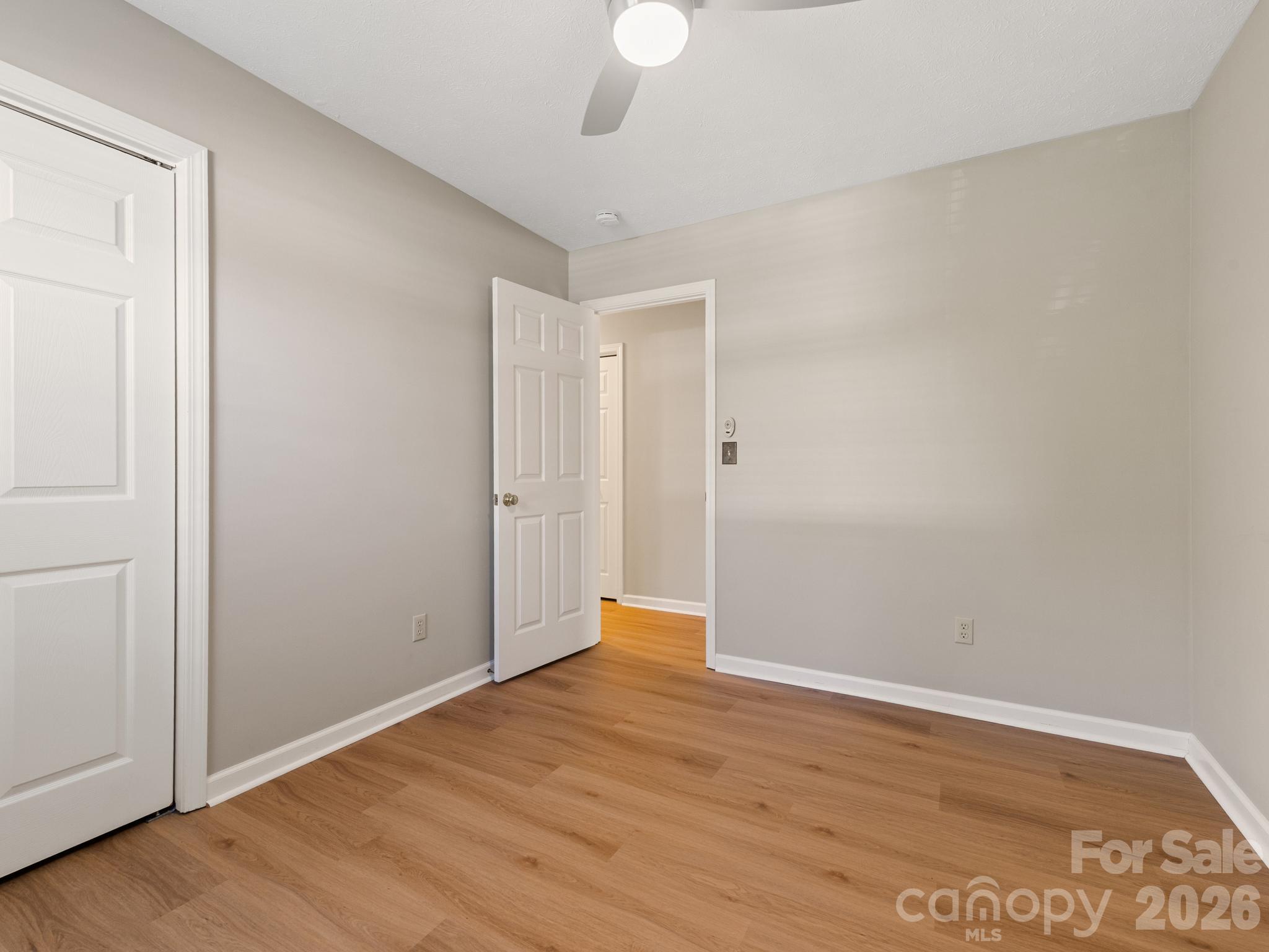 Single Family Residence at 103 Amelia Drive, Hendersonville, photo 21 of 32