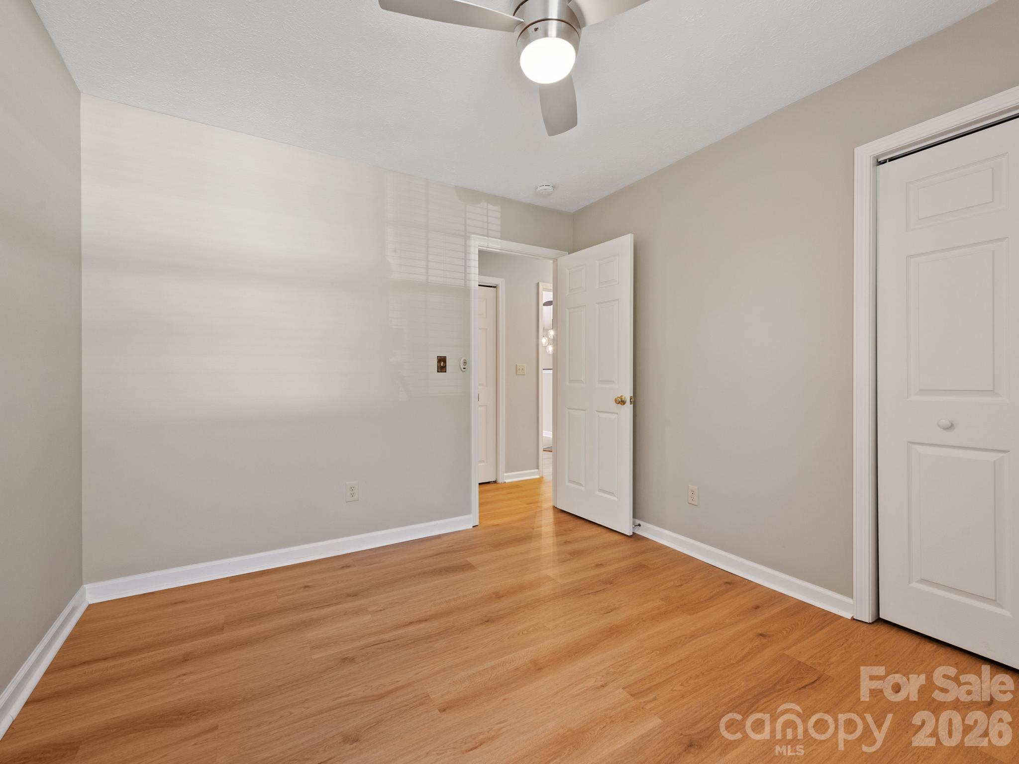 Single Family Residence at 103 Amelia Drive, Hendersonville, photo 22 of 32