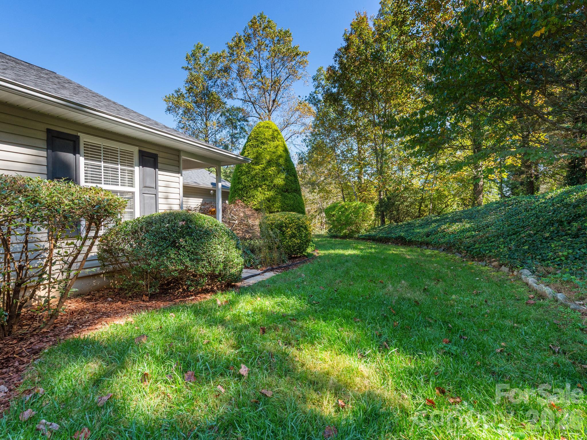 Single Family Residence at 103 Amelia Drive, Hendersonville, photo 29 of 32