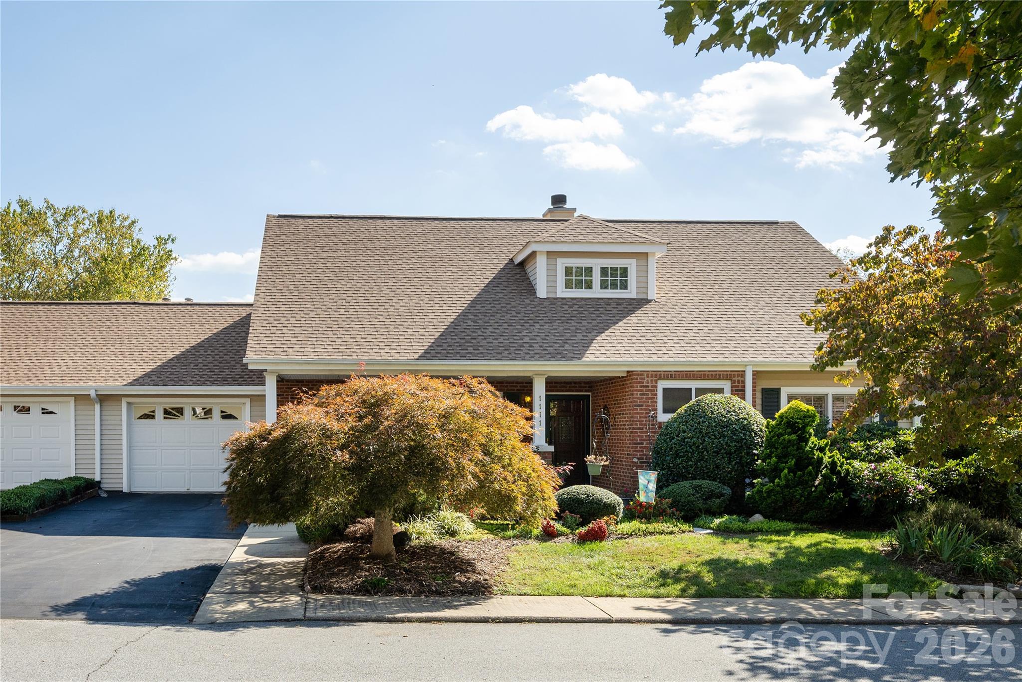 Townhouse at 1111 Citation Circle, Hendersonville, photo 2 of 41