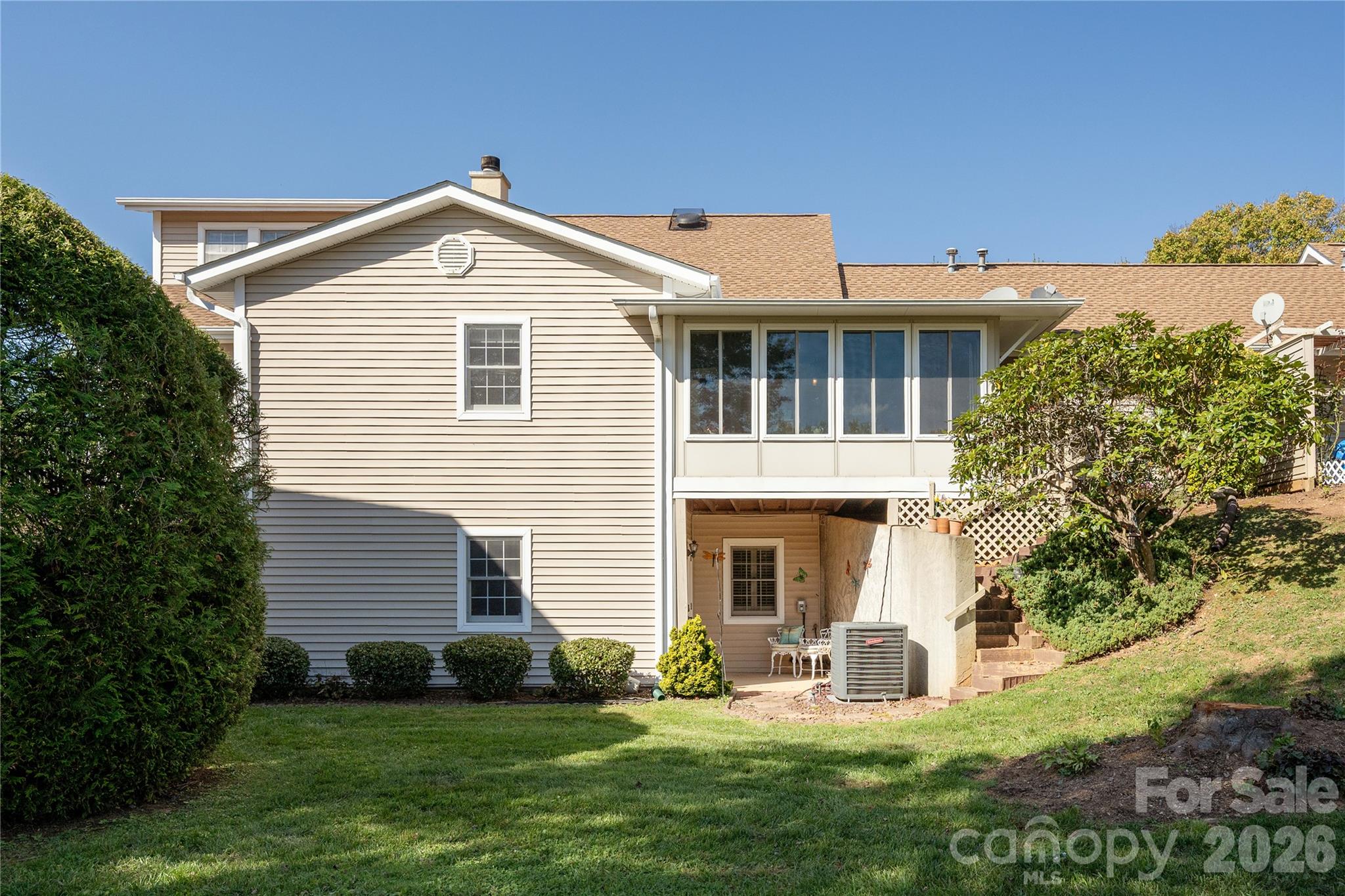 Townhouse at 1111 Citation Circle, Hendersonville, photo 39 of 41